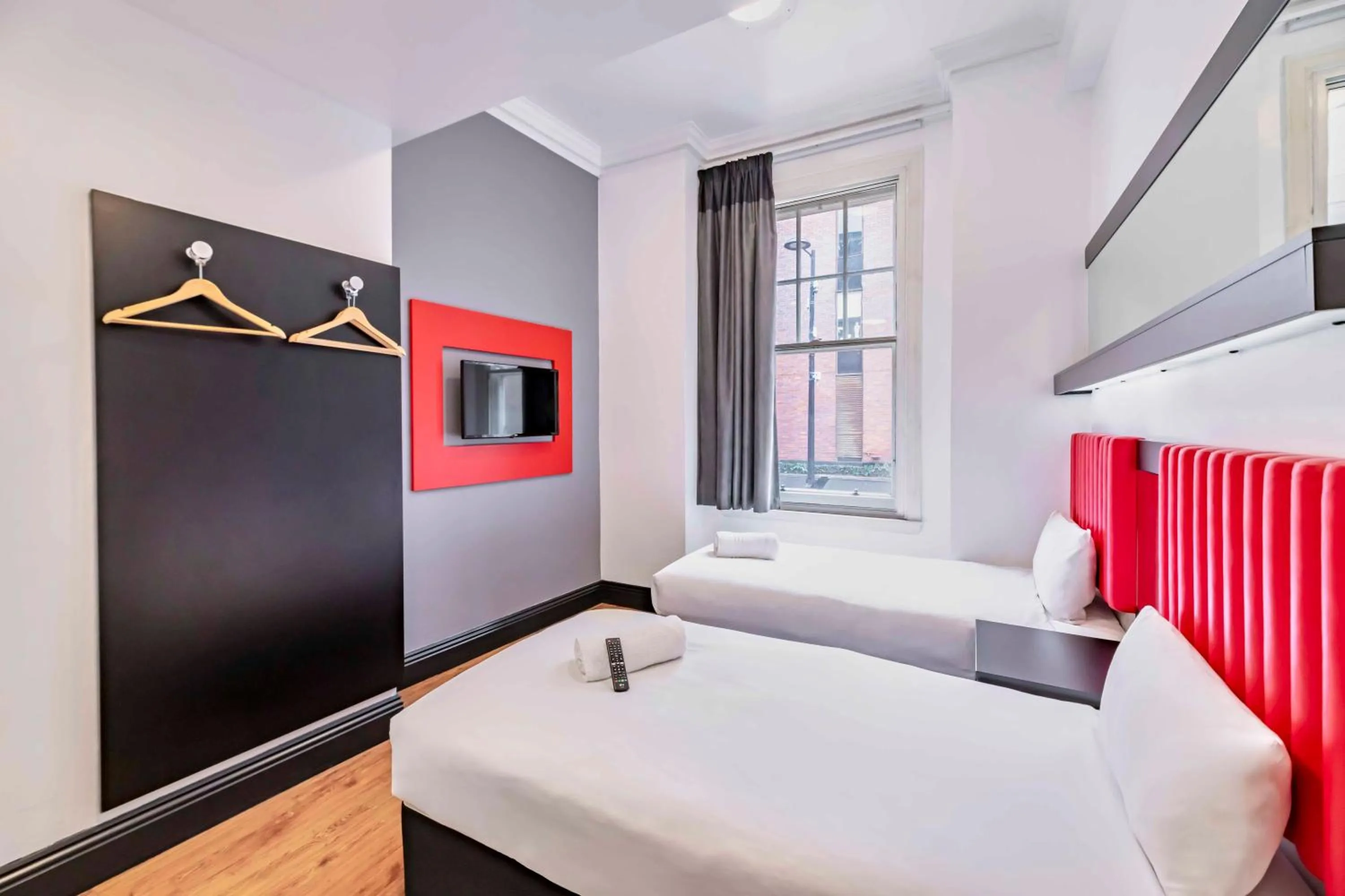 Bedroom, Bed in easyHotel Newcastle