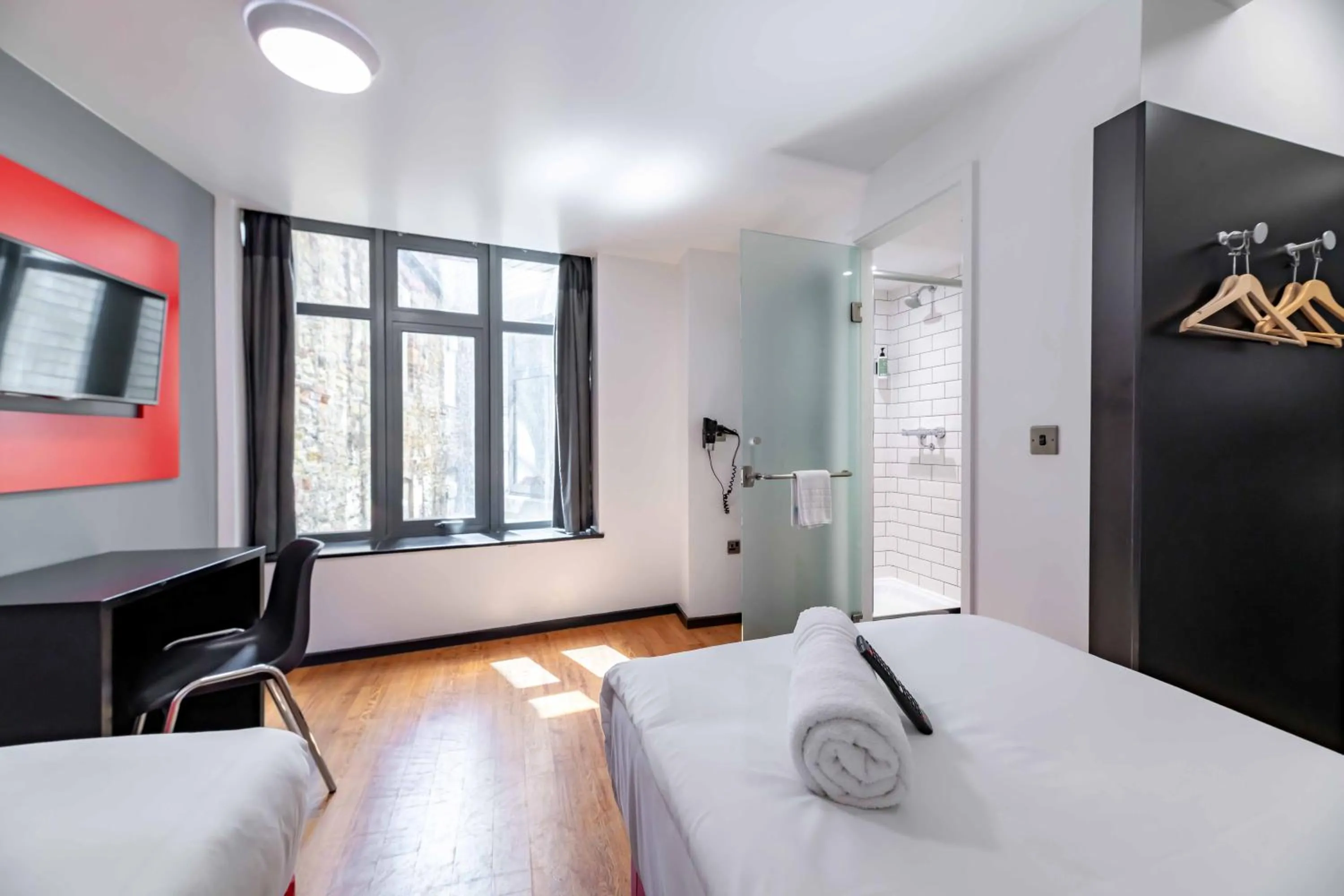 Bedroom, Bed in easyHotel Newcastle