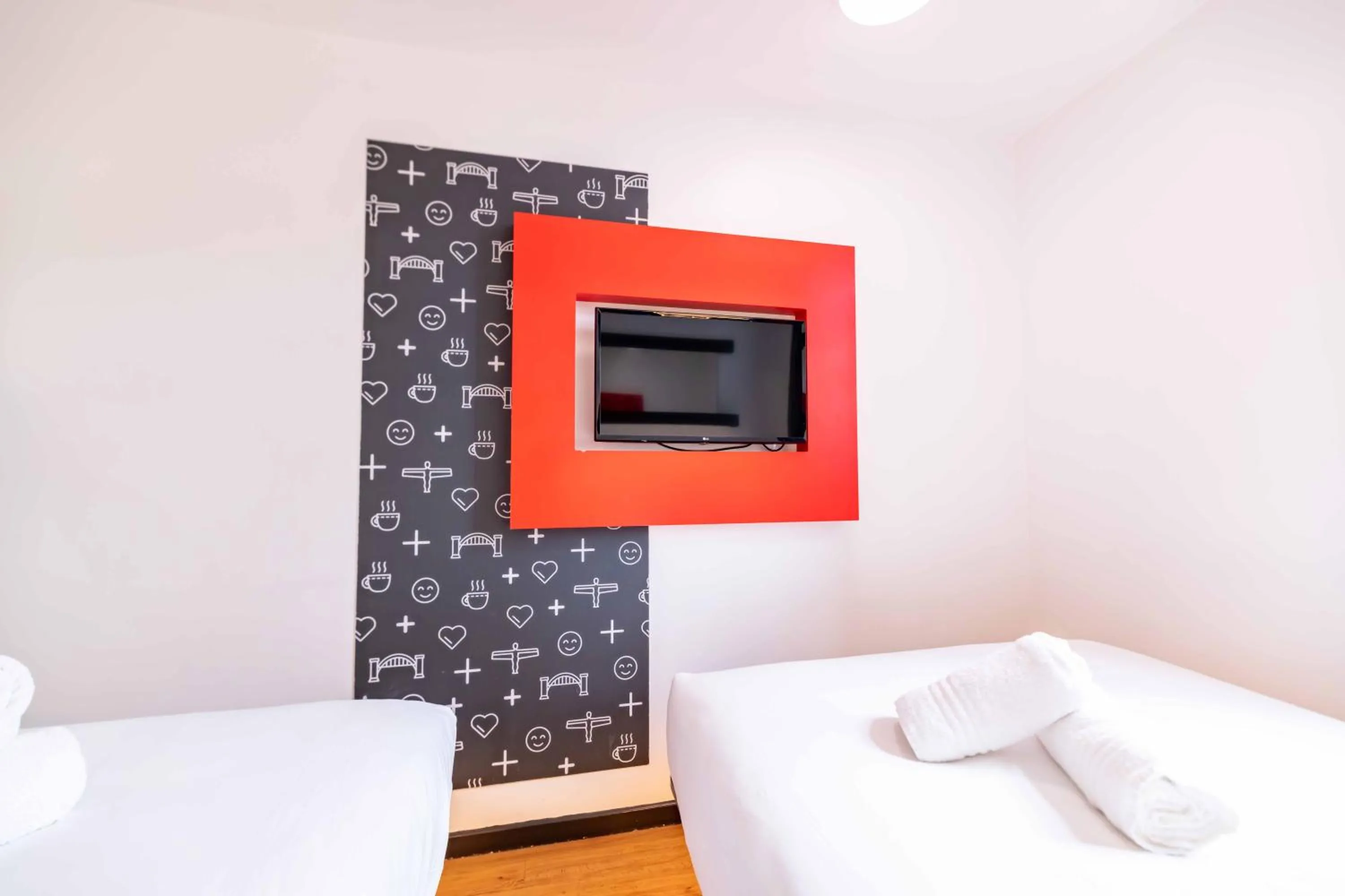 Bedroom, Bed in easyHotel Newcastle