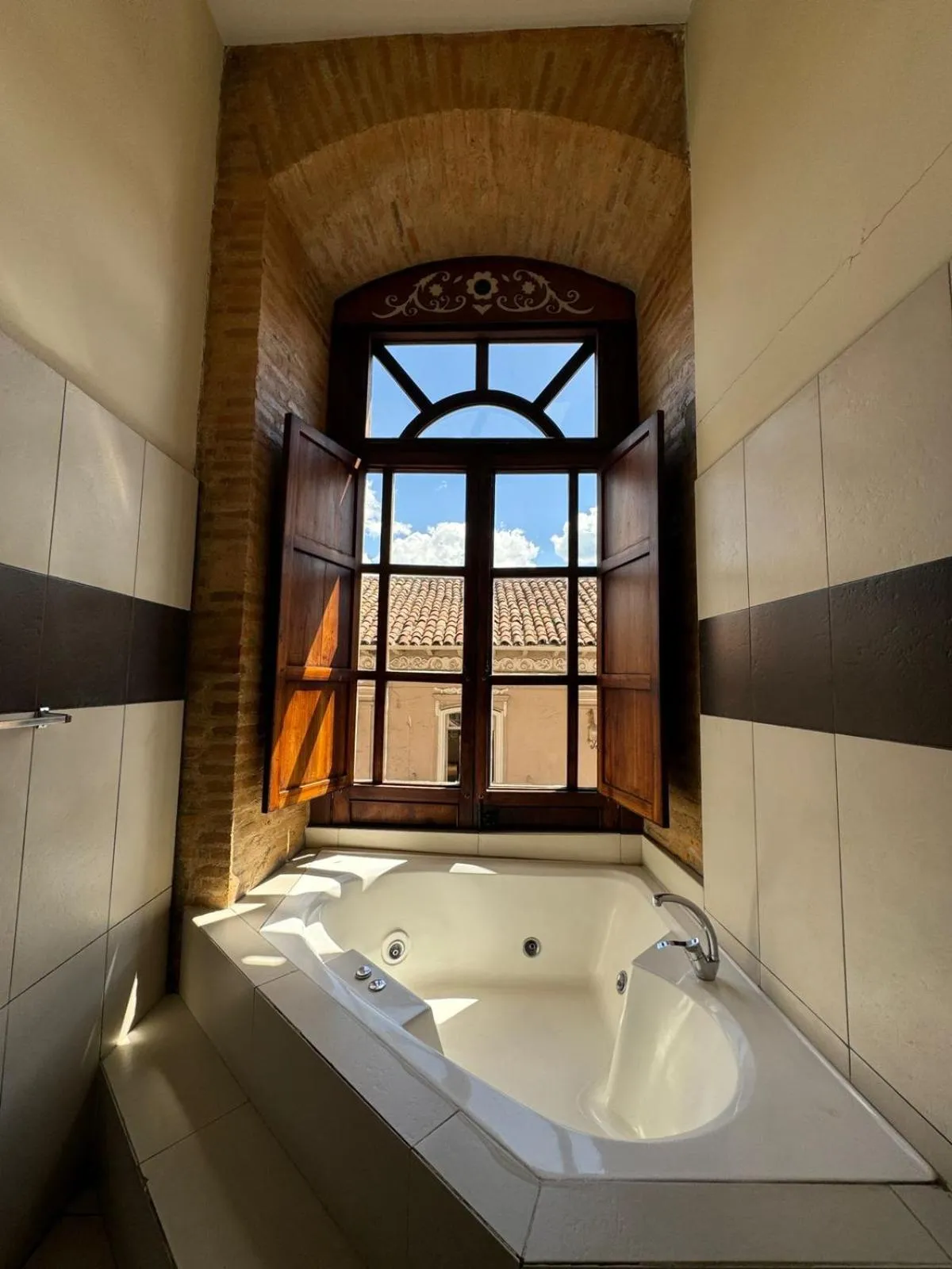 Hot Tub in Floré Hotel Boutique Cuenca