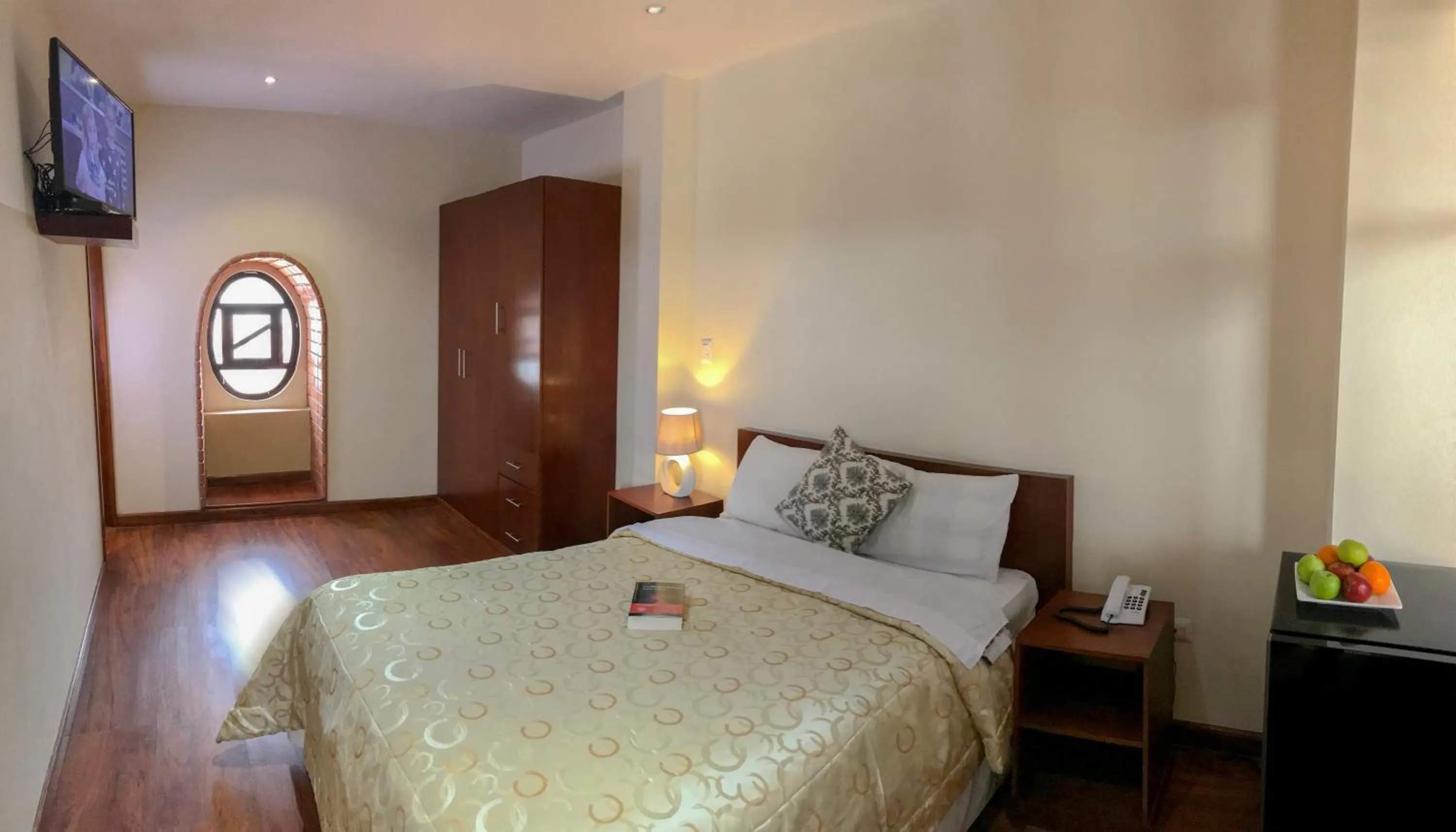 Photo of the whole room, Bed in Floré Hotel Boutique Cuenca
