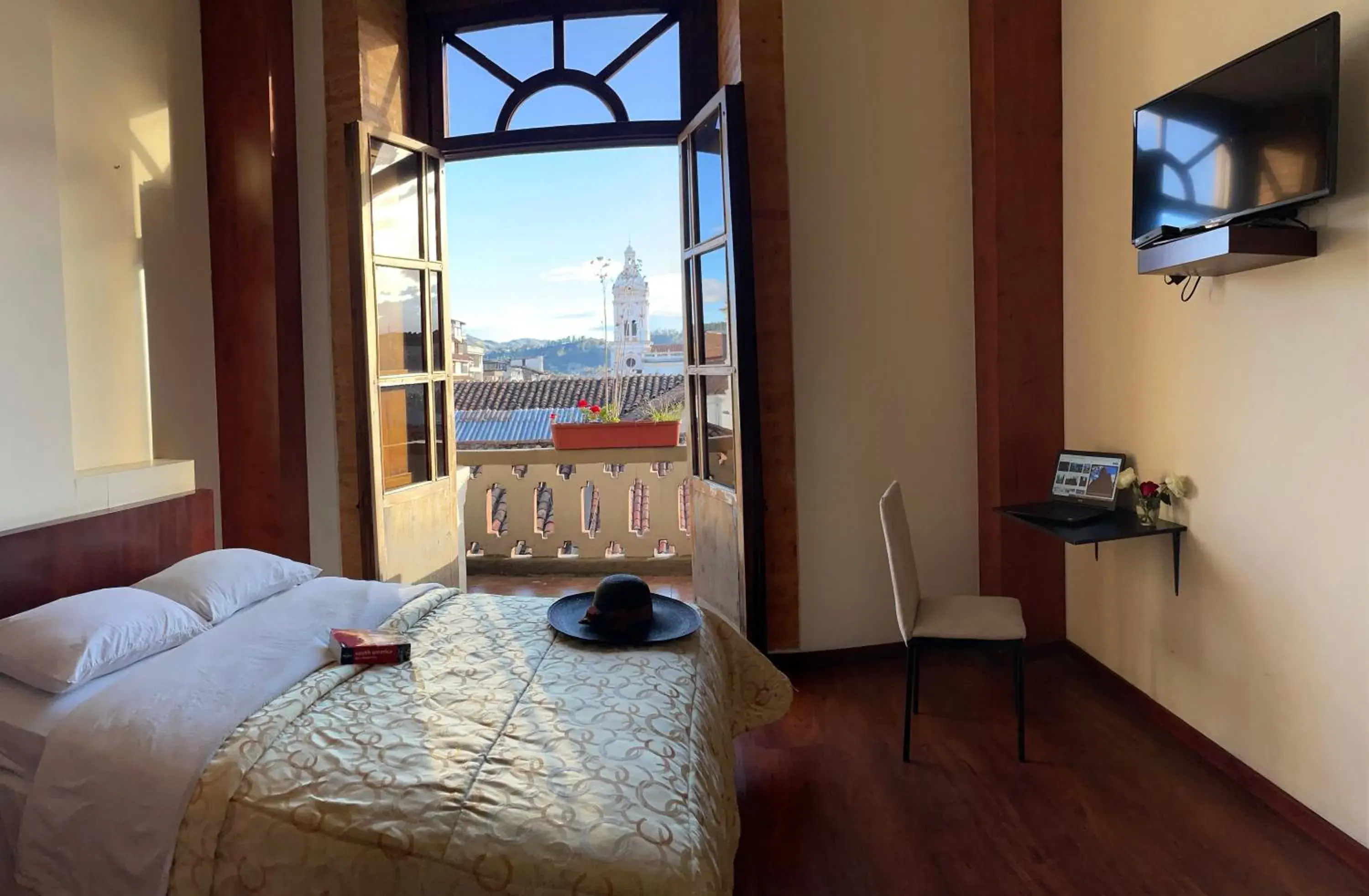 Single Room with Balcony - single occupancy in Floré Hotel Boutique Cuenca Single Room with Balcony - single occupancy in Floré Hotel Boutique Cuenca