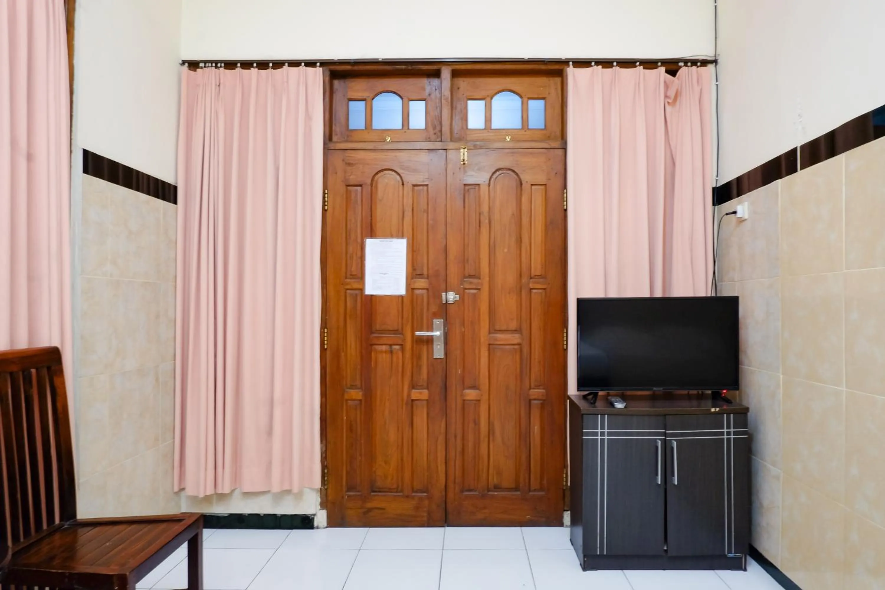 TV and multimedia in Dya Hotel Boyolali