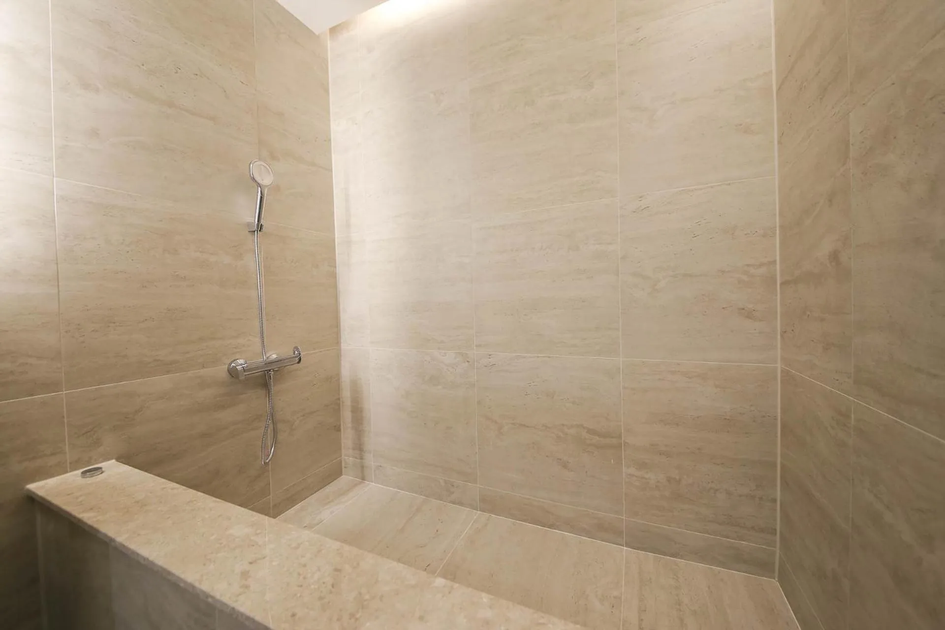 H Avenue Hotel Sangmu Branch