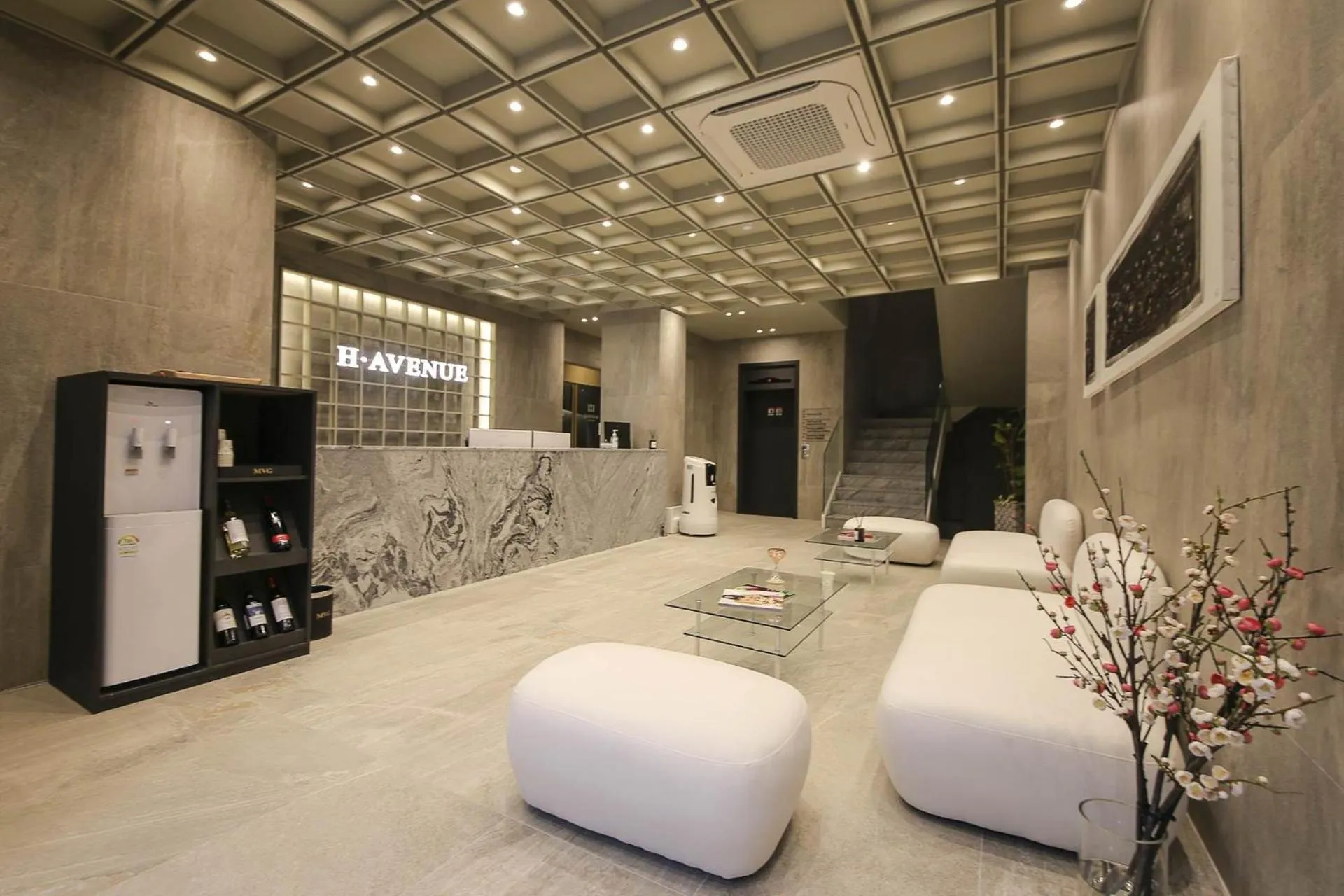 H Avenue Hotel Sangmu Branch