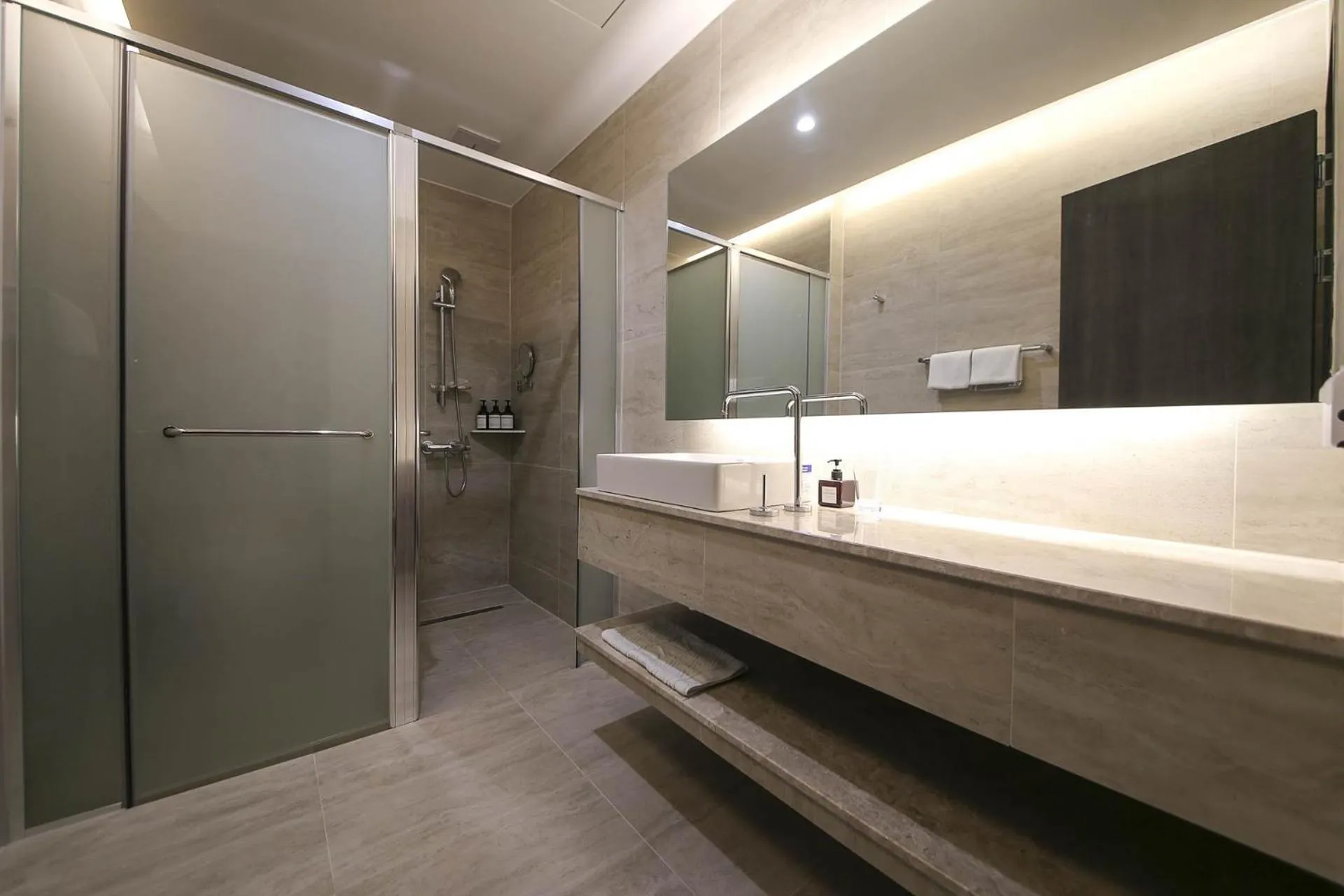 H Avenue Hotel Sangmu Branch