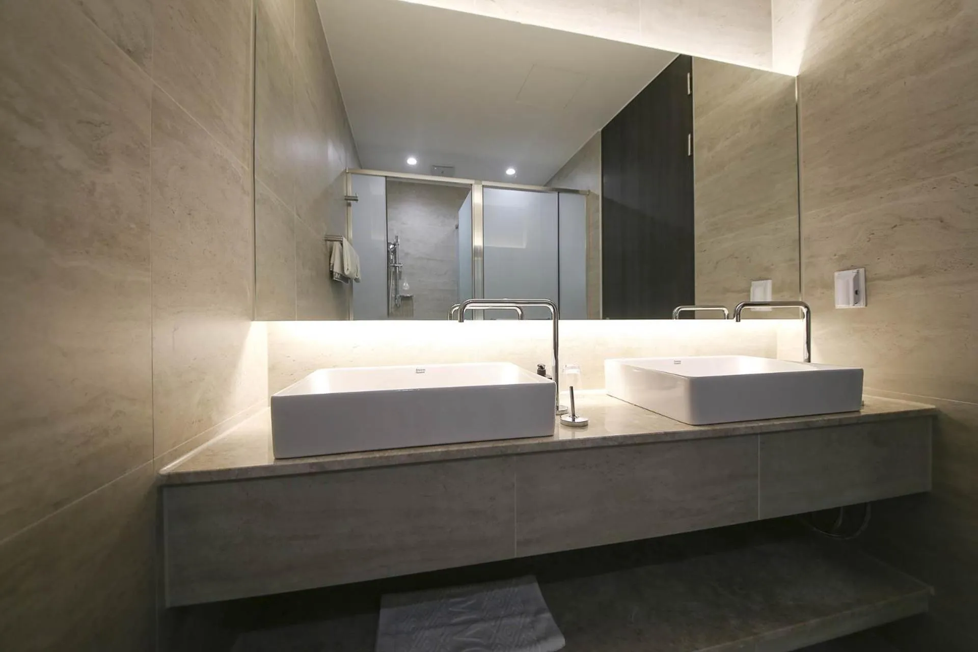 H Avenue Hotel Sangmu Branch