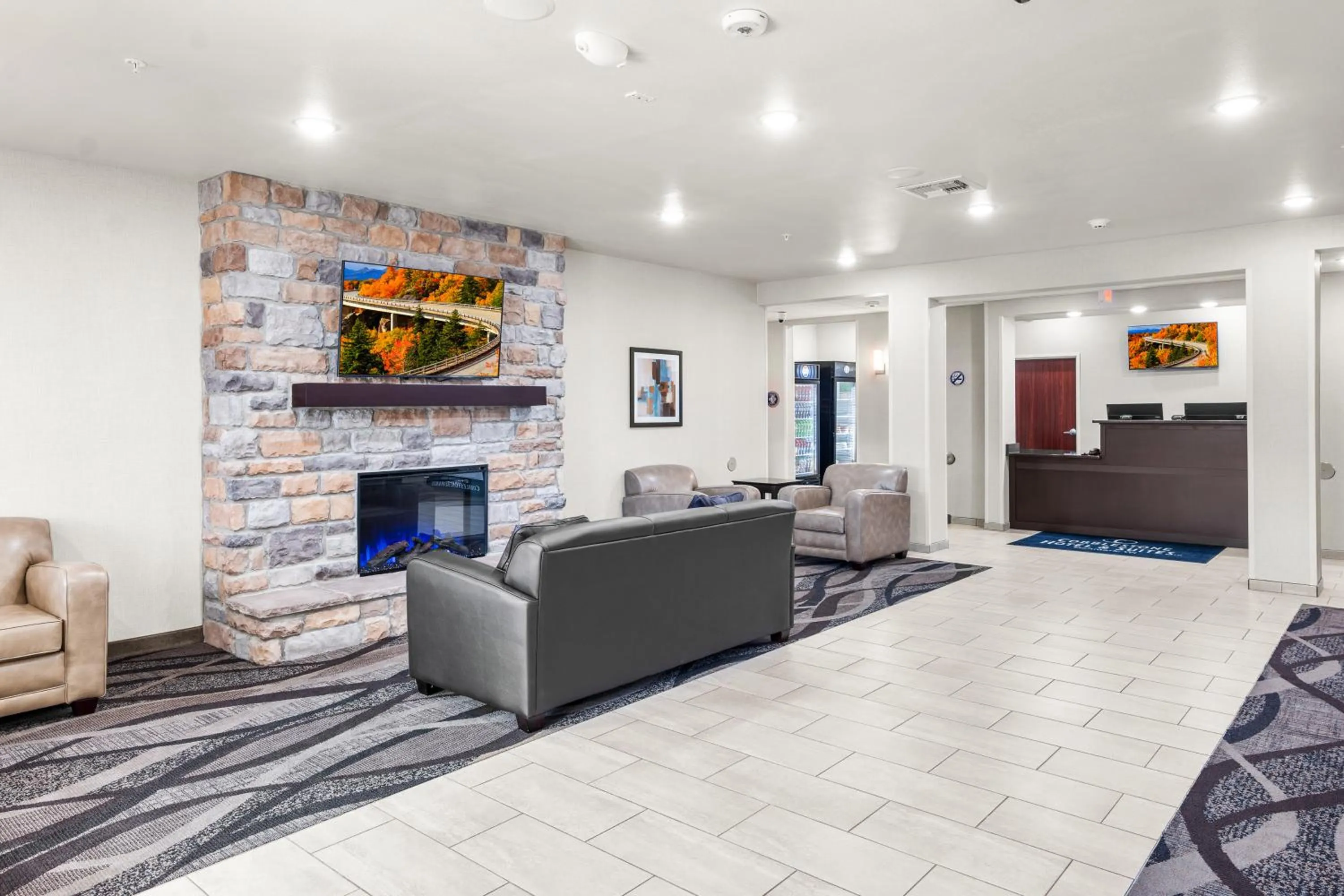 Lobby or reception in Cobblestone Hotel & Suites Denmark - Green Bay