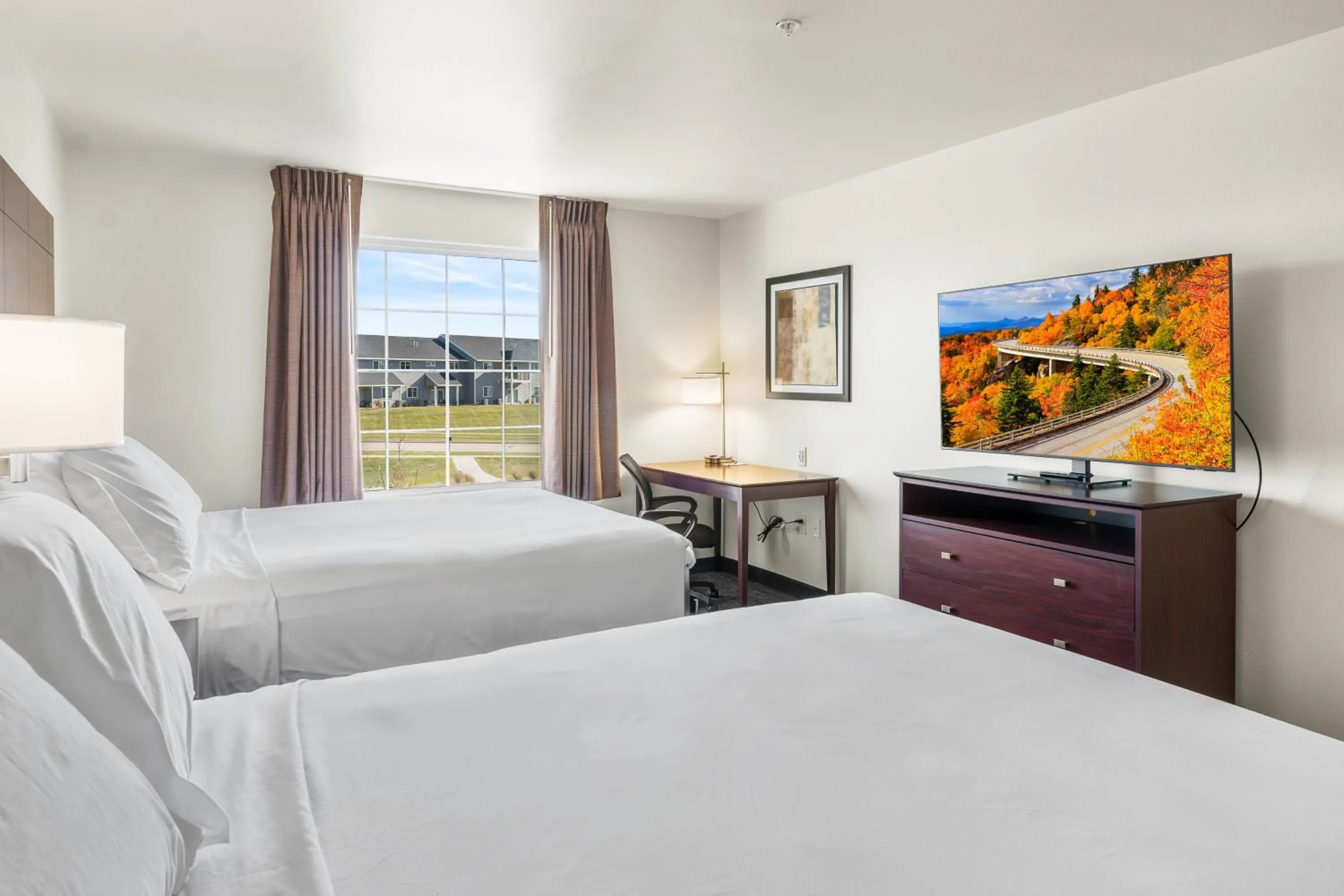 Bed in Cobblestone Hotel & Suites Denmark - Green Bay