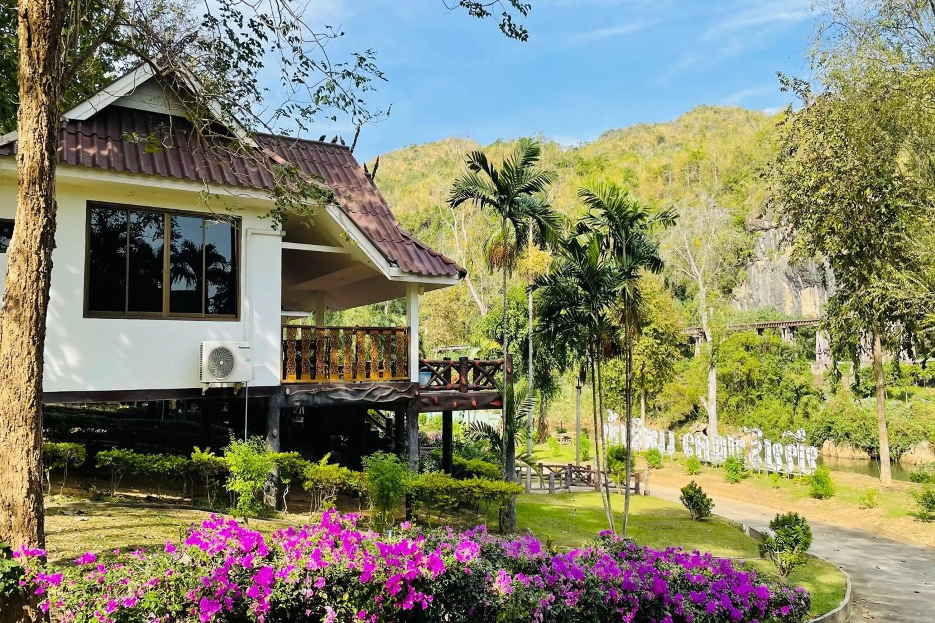 Property building in Baan Rim Kwai Paerimnam Resort