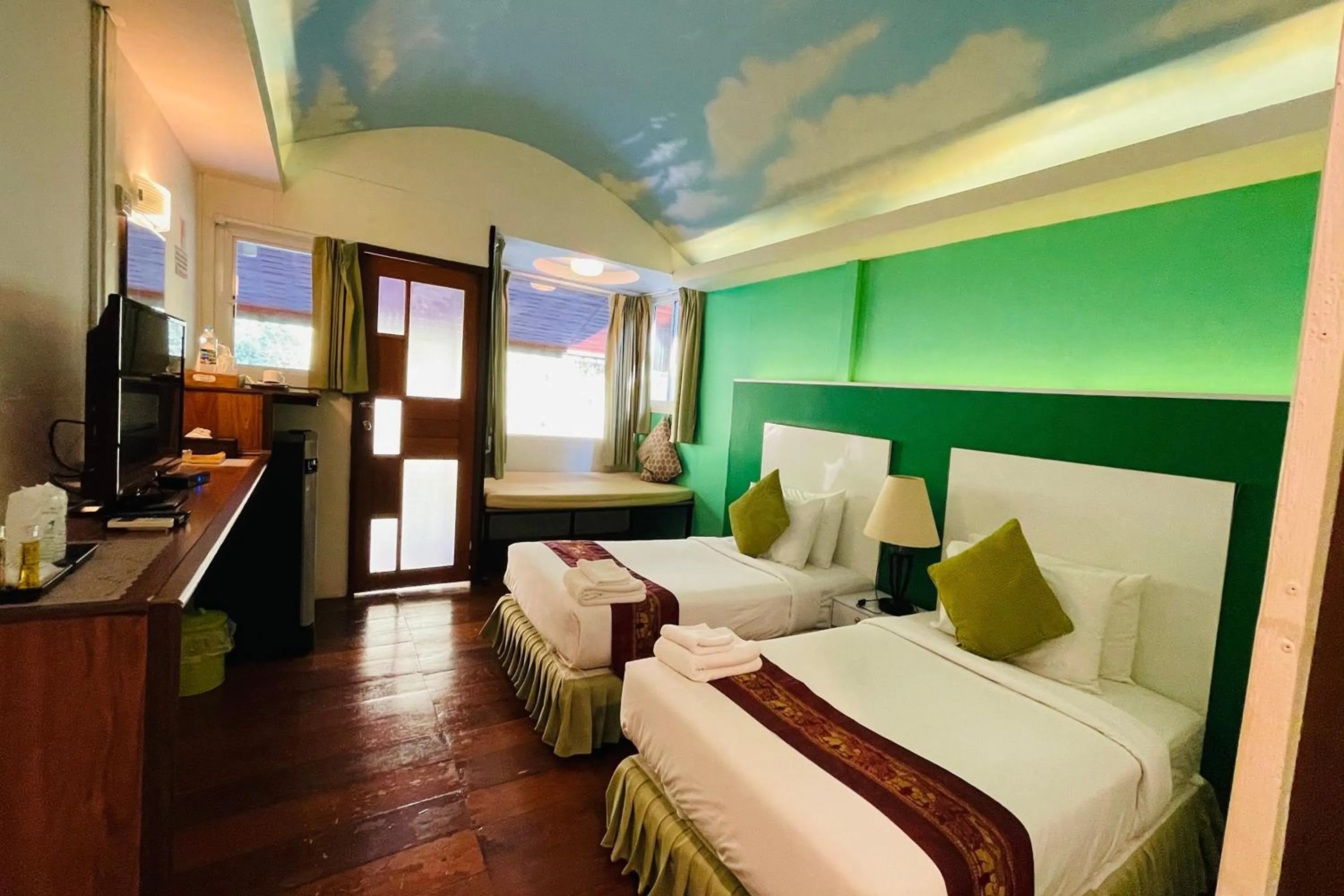 Bed in Baan Rim Kwai Paerimnam Resort