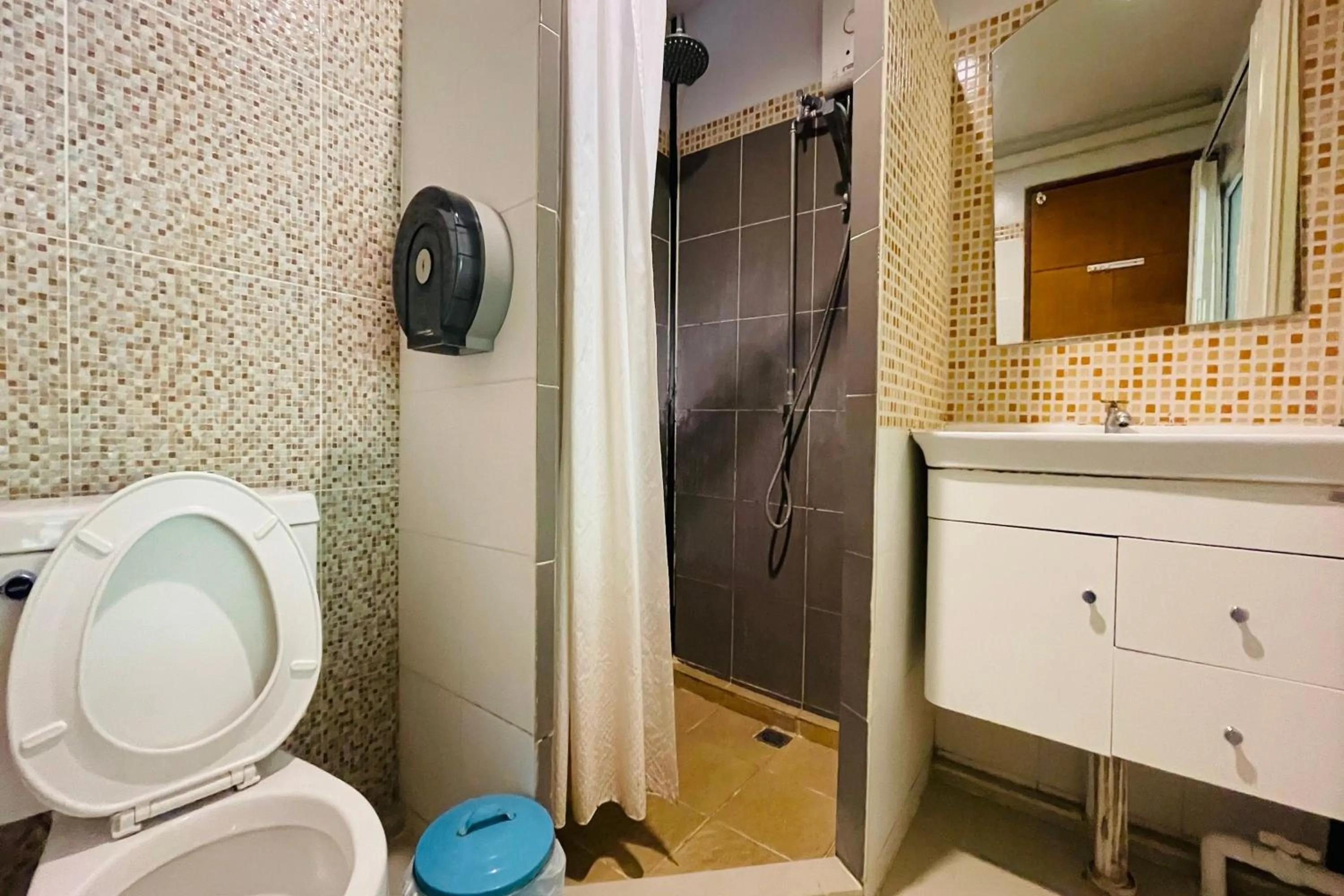 Bathroom in Baan Rim Kwai Paerimnam Resort