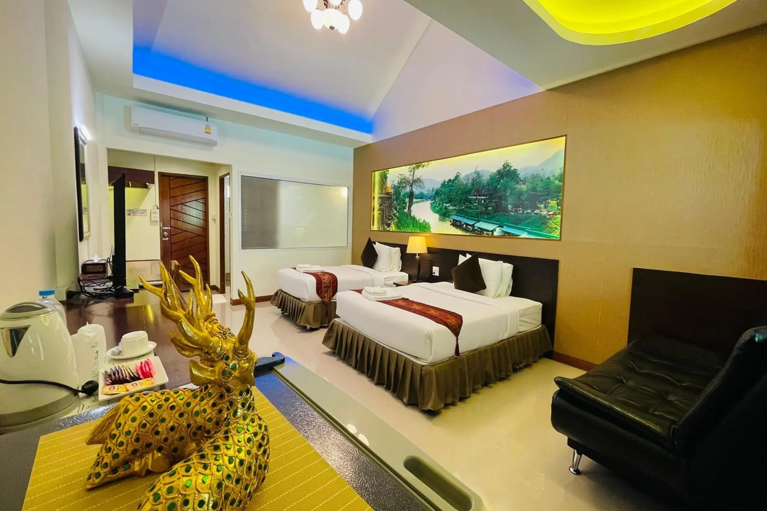 Deluxe Twin Room in Baan Rim Kwai Paerimnam Resort Deluxe Twin Room in Baan Rim Kwai Paerimnam Resort