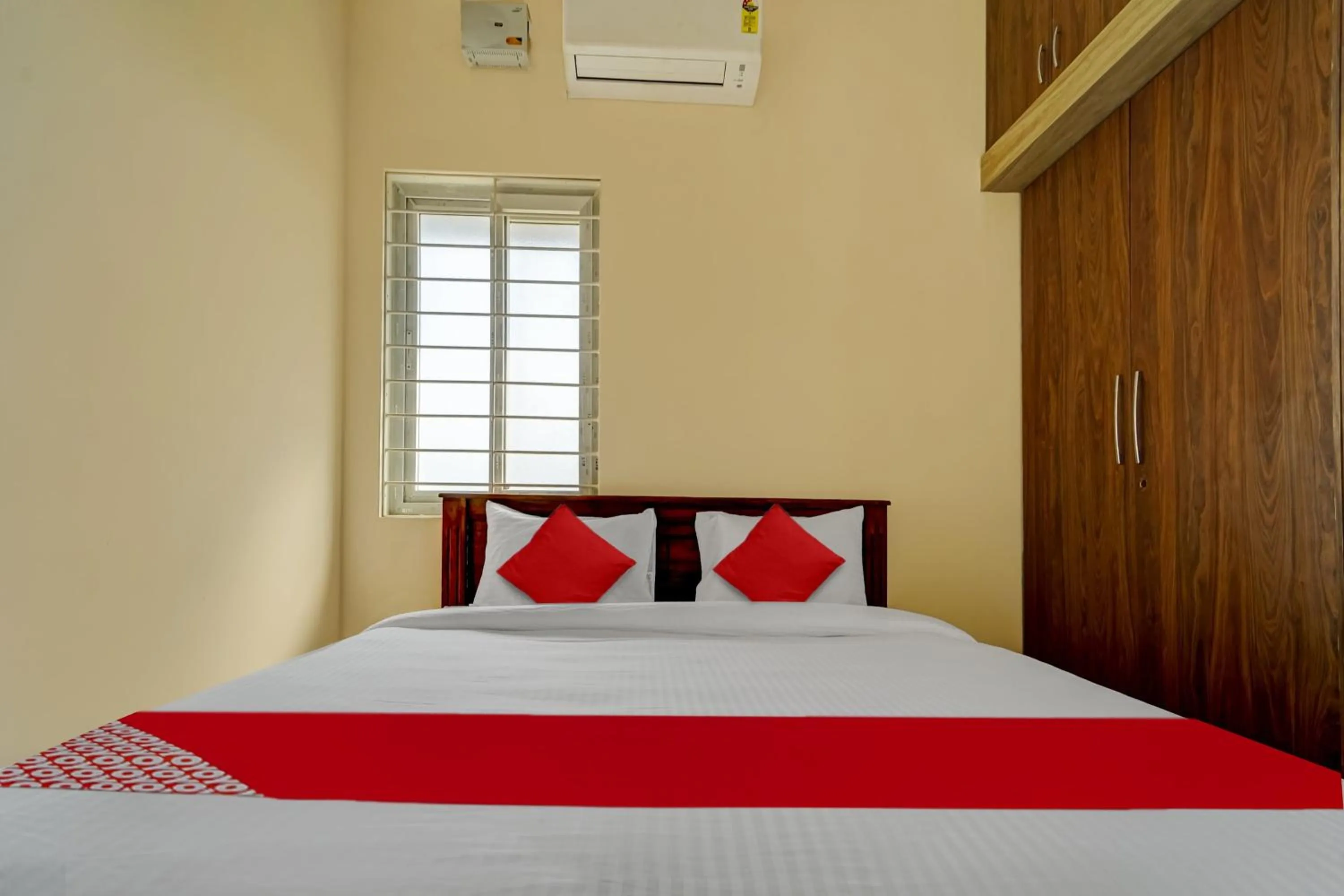 Bedroom, Bed in Hotel O MM Home Stays