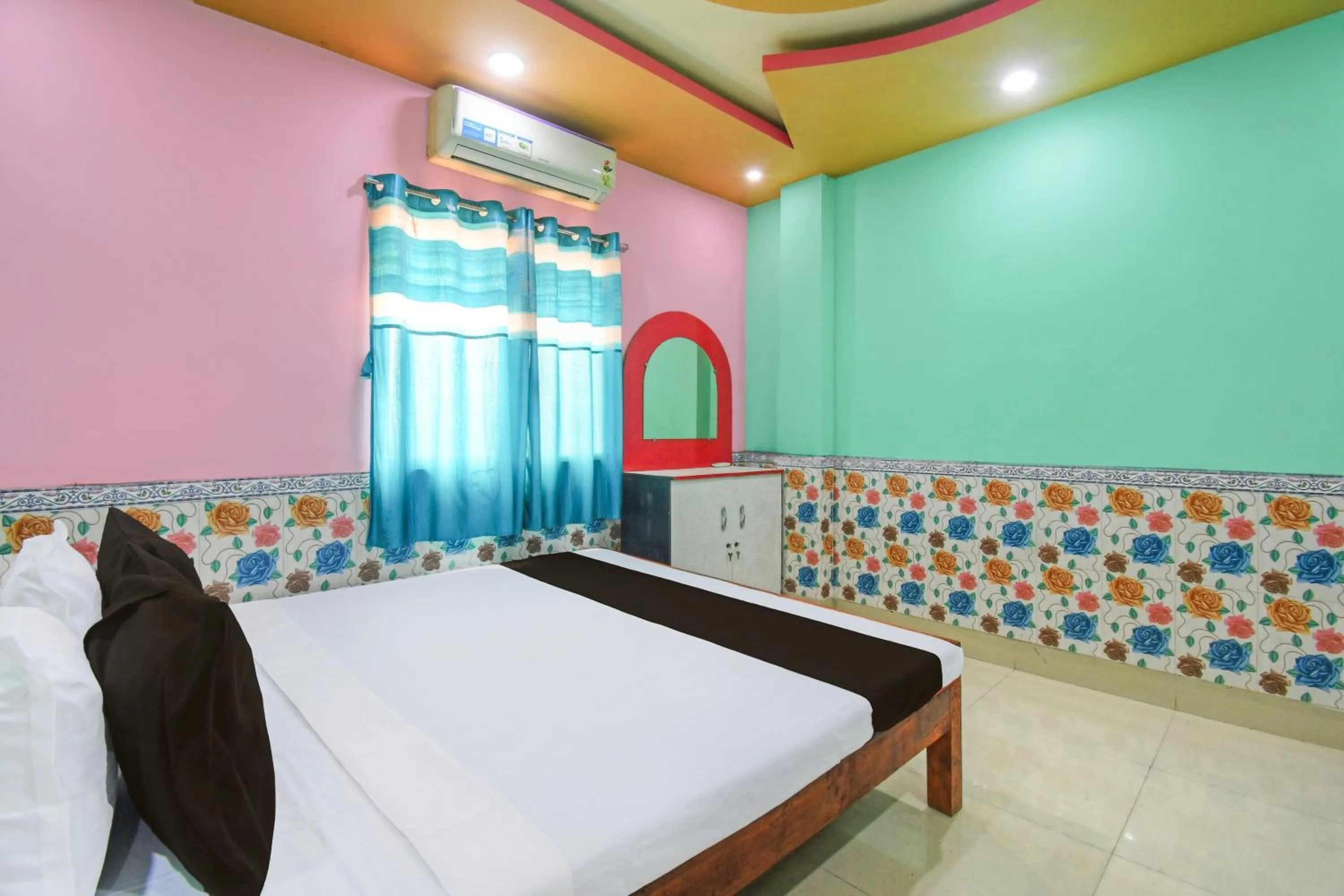 Bedroom, Bed in Hotel O by OYO Yuvraj Lodge