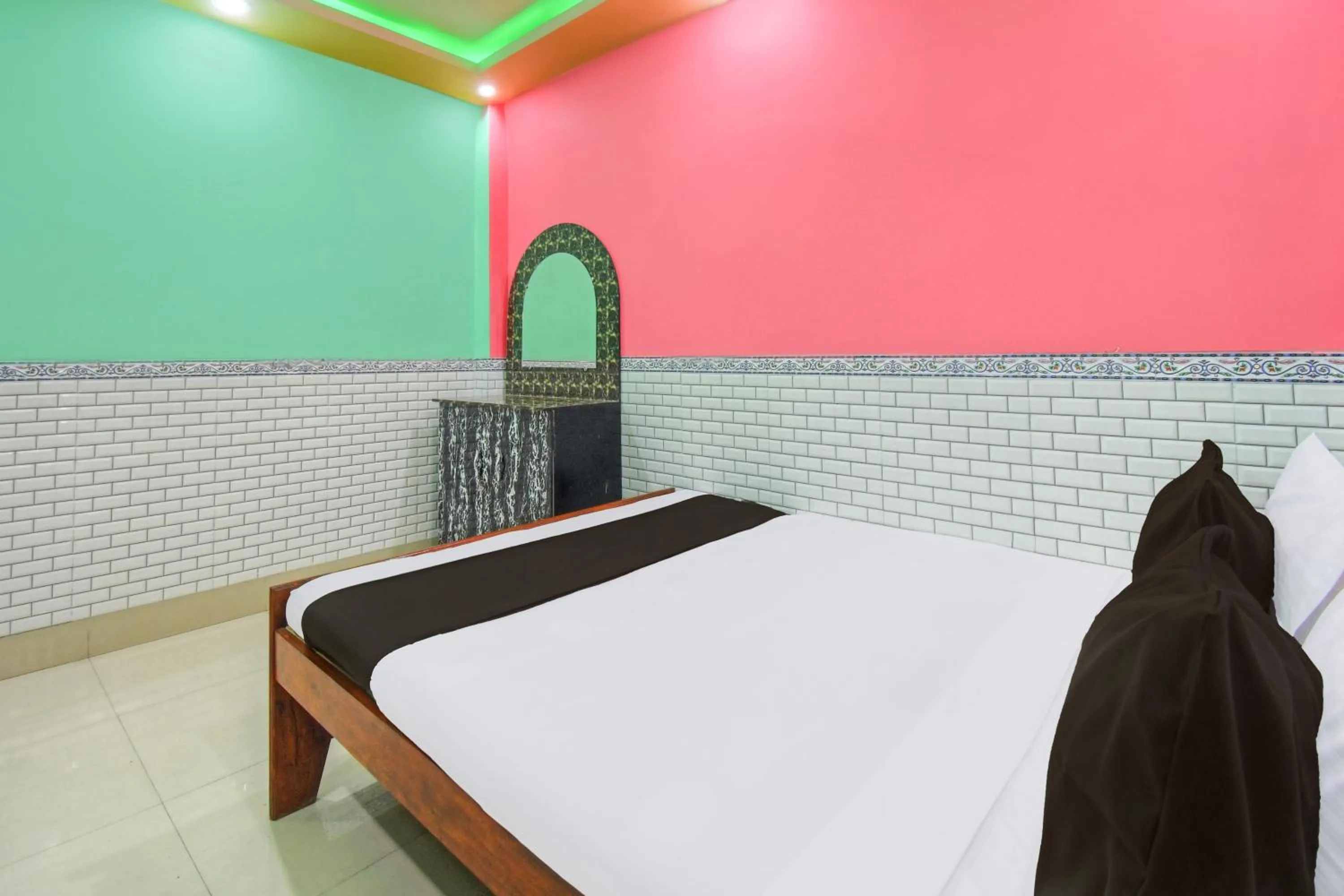 Bedroom, Bed in Hotel O by OYO Yuvraj Lodge