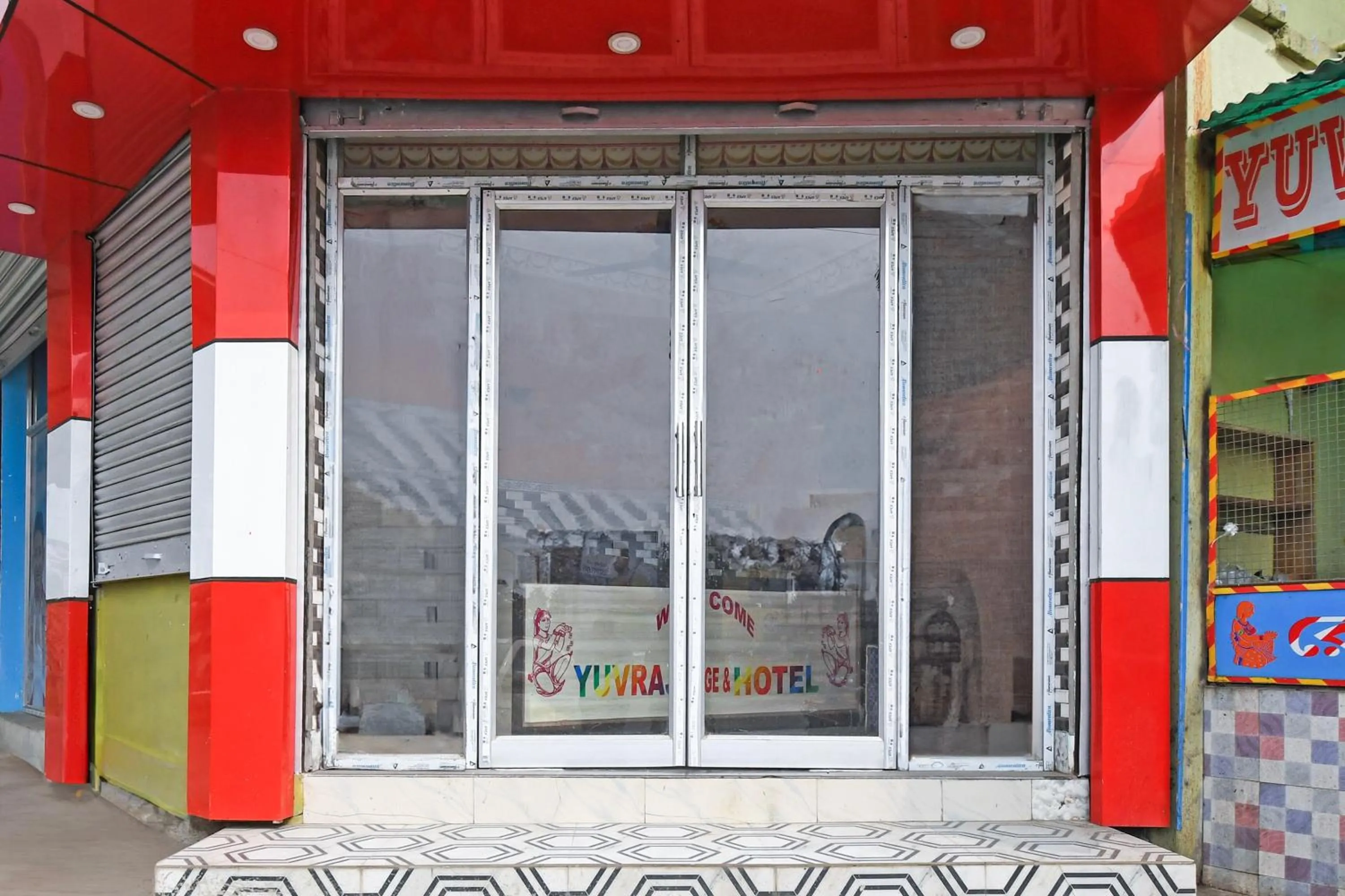 Facade/entrance in Hotel O by OYO Yuvraj Lodge