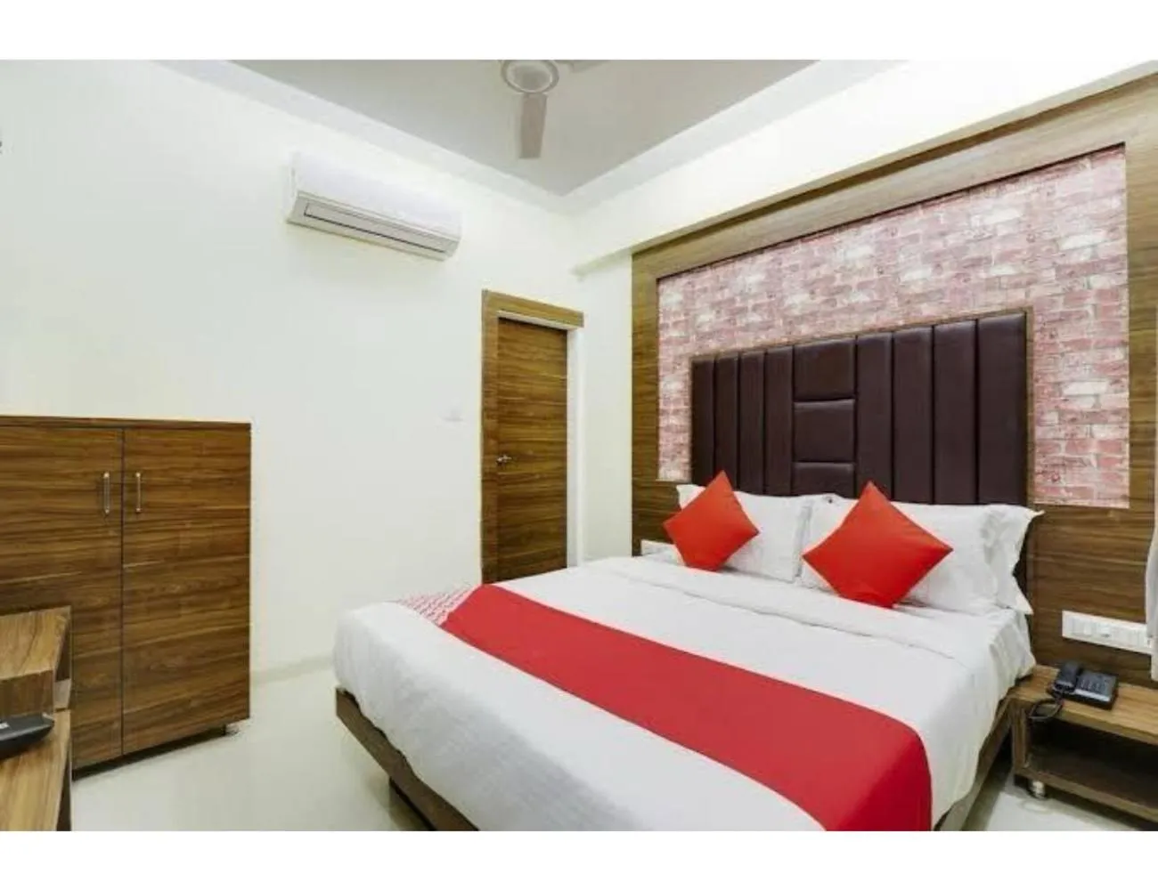 Photo of the whole room, Bed in Hotel Grand, Vadodara