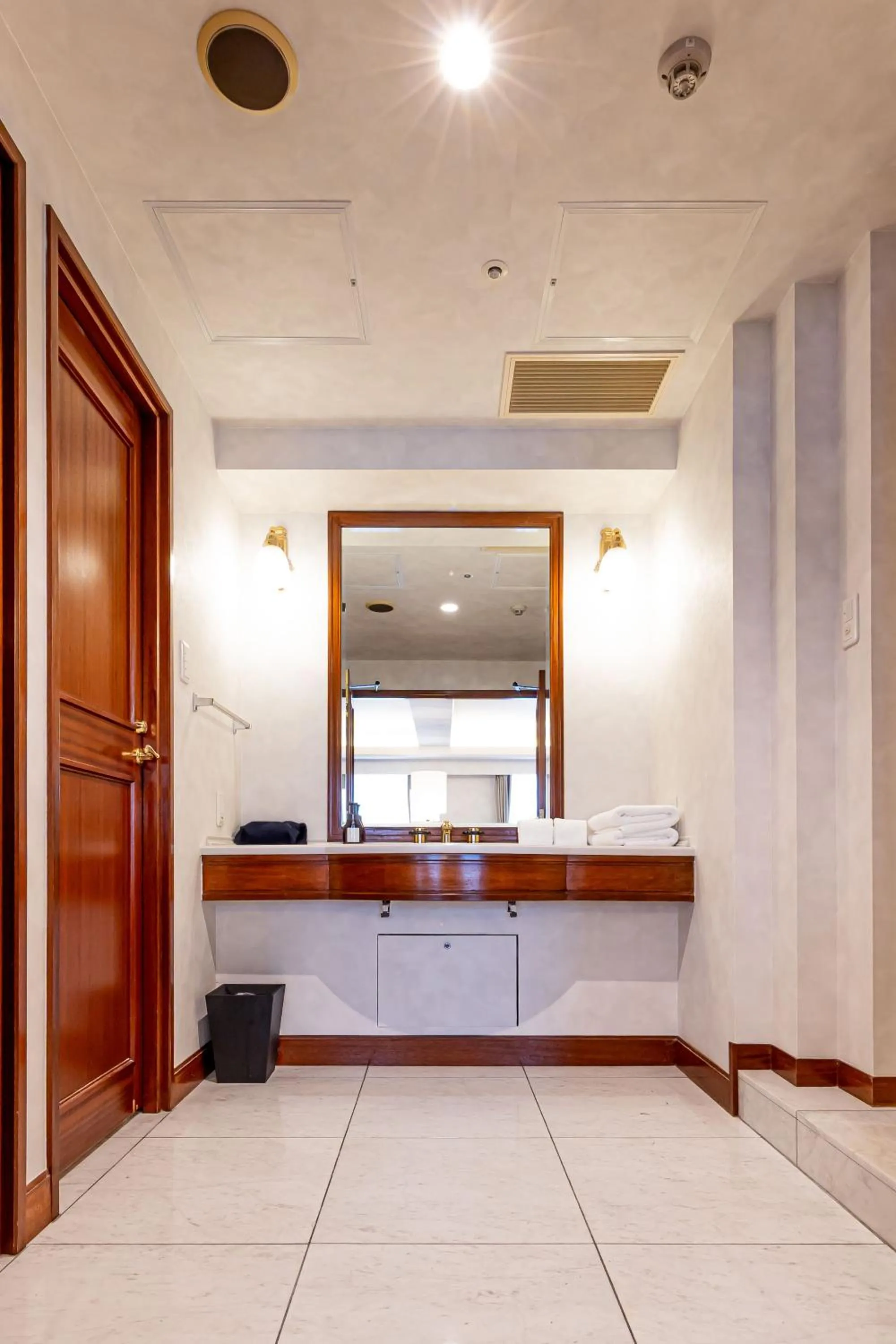 Photo of the whole room in Prince Smart Inn Nagoya Sakae