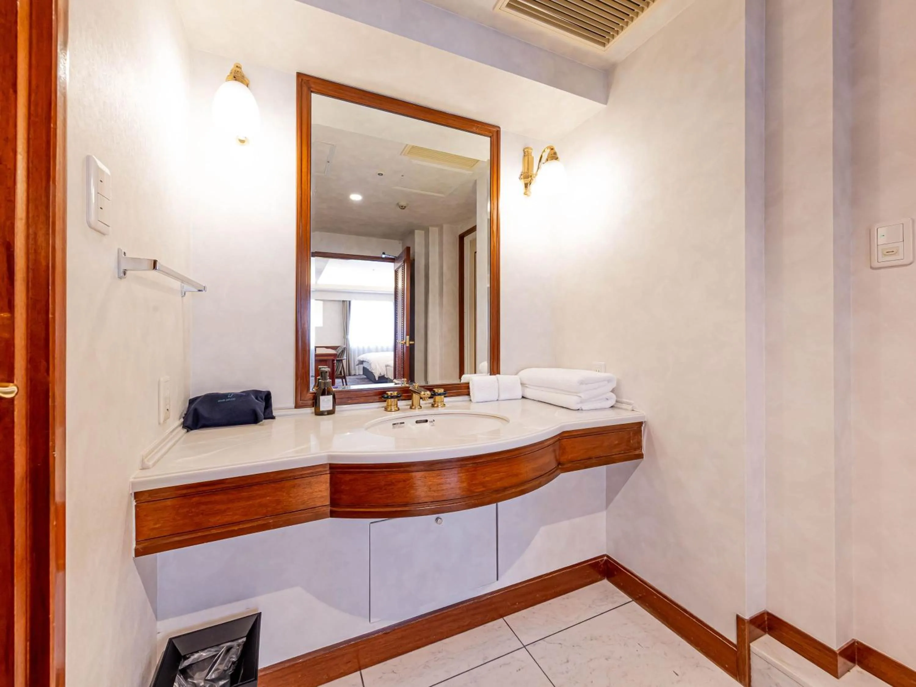 Photo of the whole room in Prince Smart Inn Nagoya Sakae