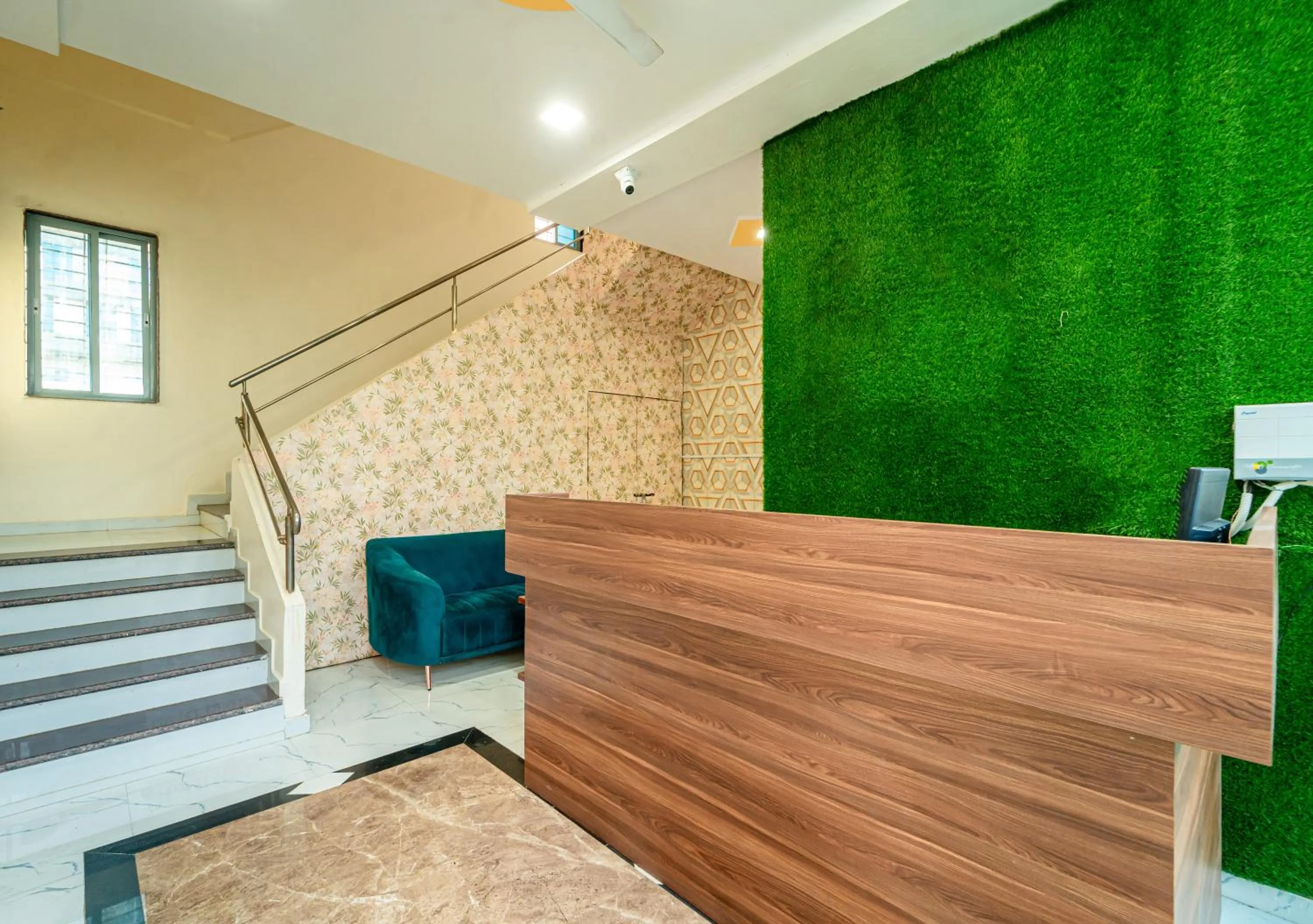 Lobby or reception in Itsy Hotels Anand Executive, Near Amanora