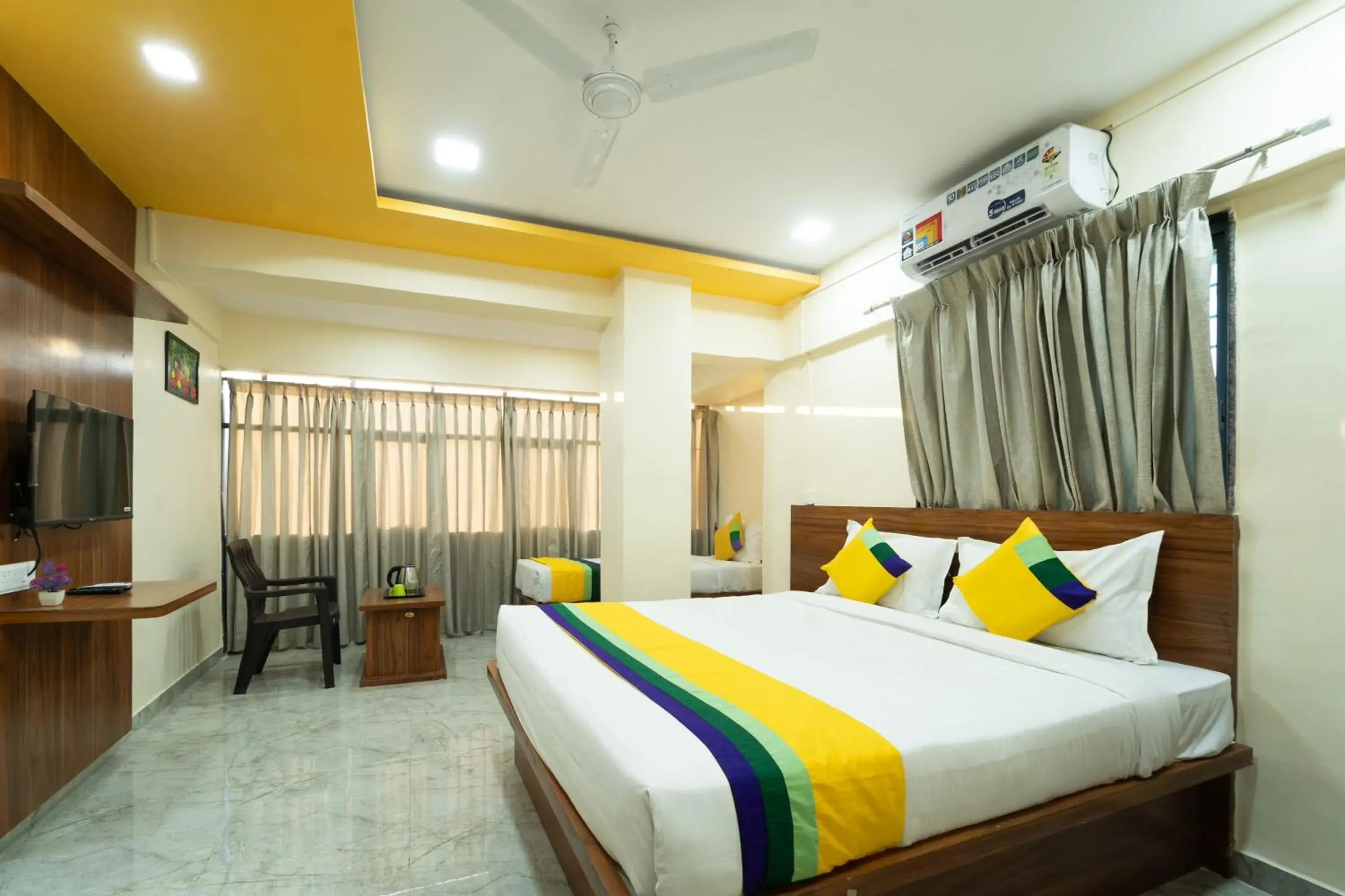 Deluxe Double Room - single occupancy in Itsy Hotels Anand Executive, Near Amanora Deluxe Double Room - single occupancy in Itsy Hotels Anand Executive, Near Amanora