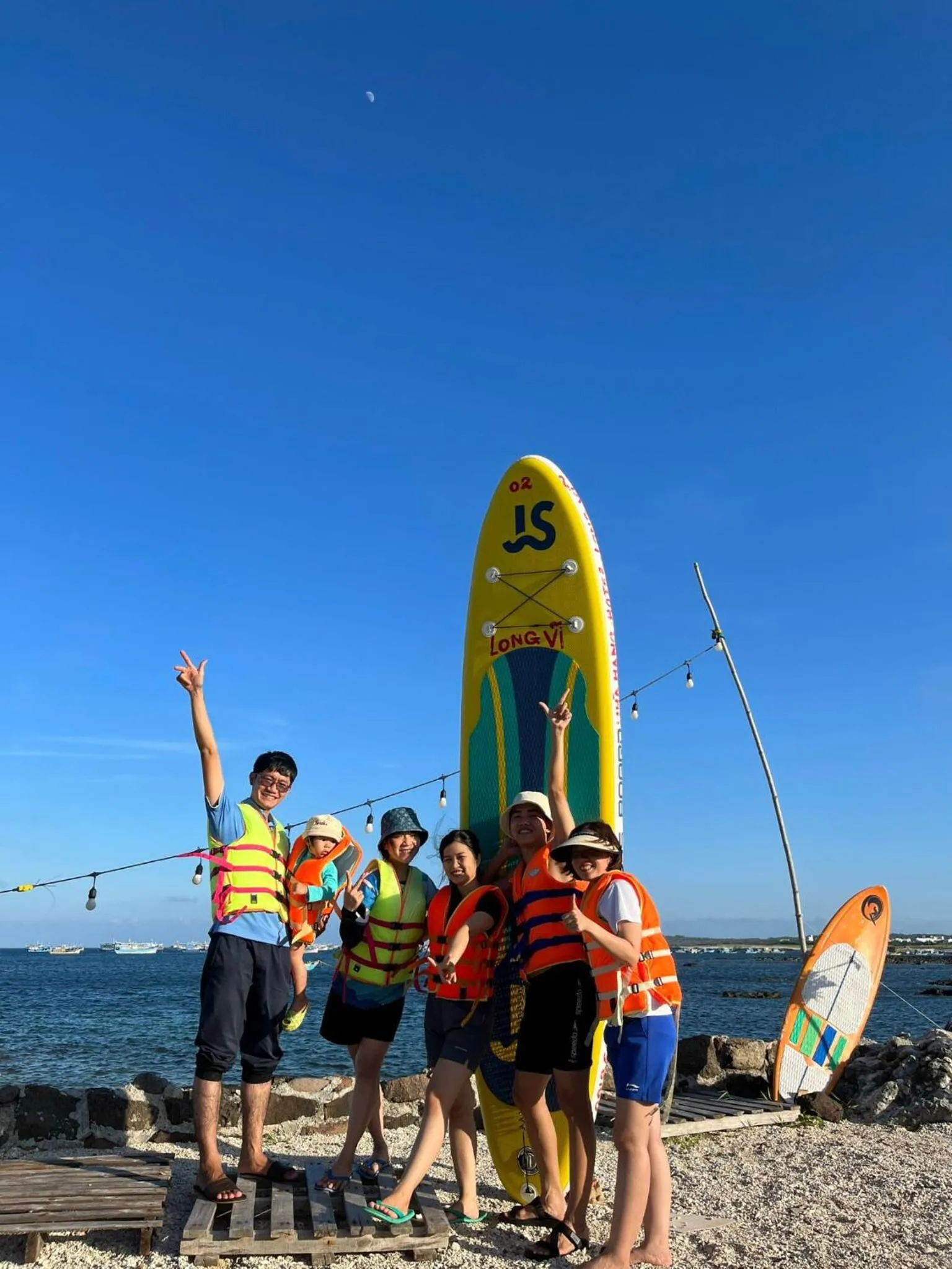 Beach in Long Vĩ hotel - đảo Phú Quý