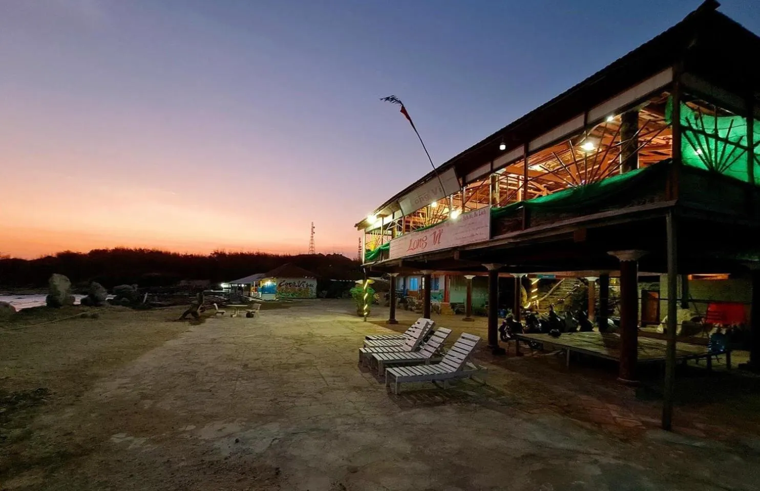 Neighbourhood in Long Vĩ hotel - đảo Phú Quý