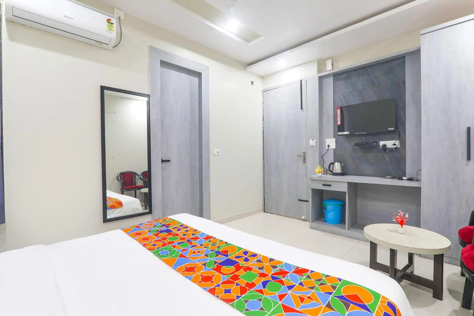 Bed in FabExpress Grand Inn I