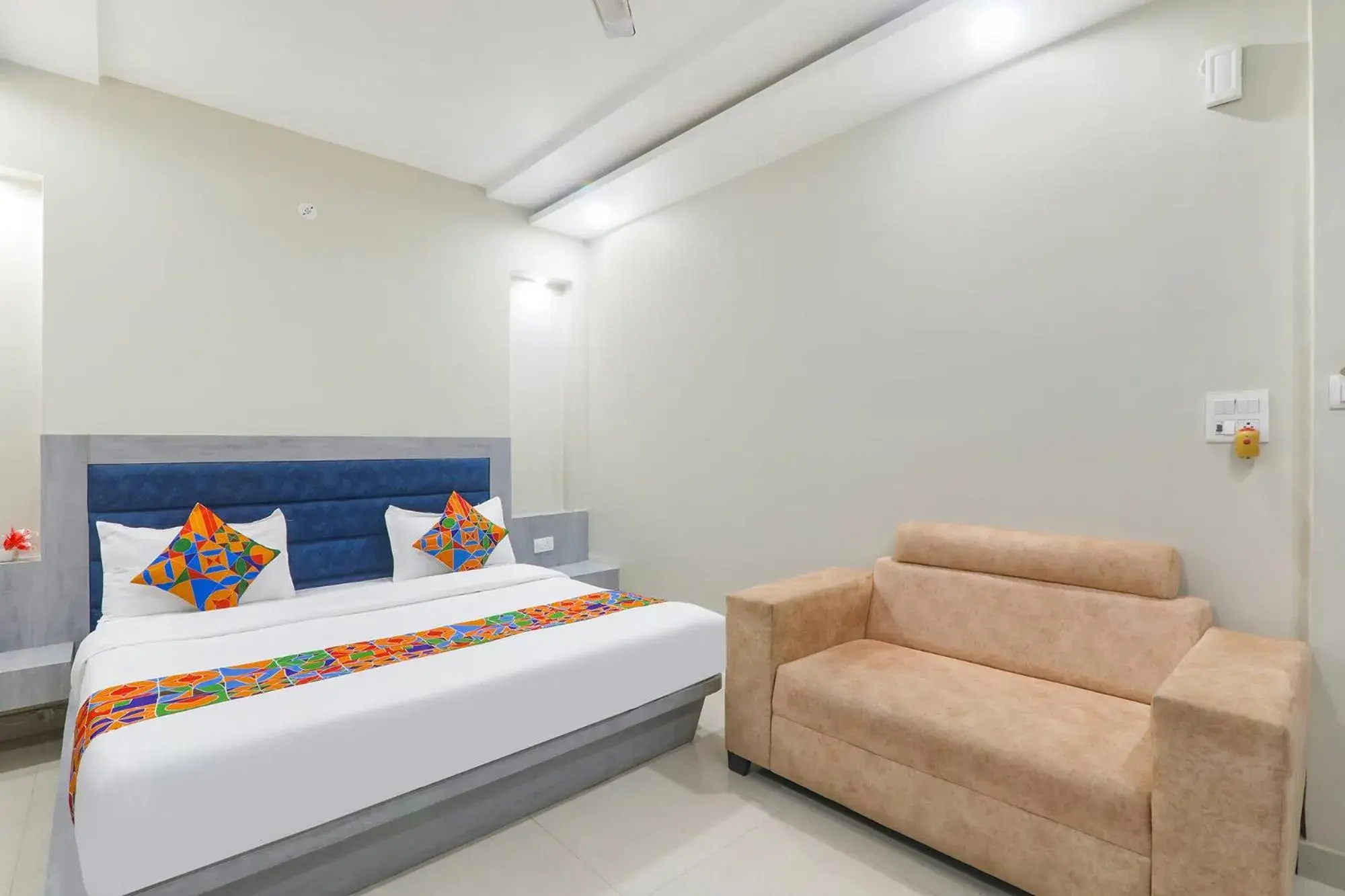 Superior Double Room - single occupancy in FabExpress Grand Inn I Superior Double Room - single occupancy in FabExpress Grand Inn I