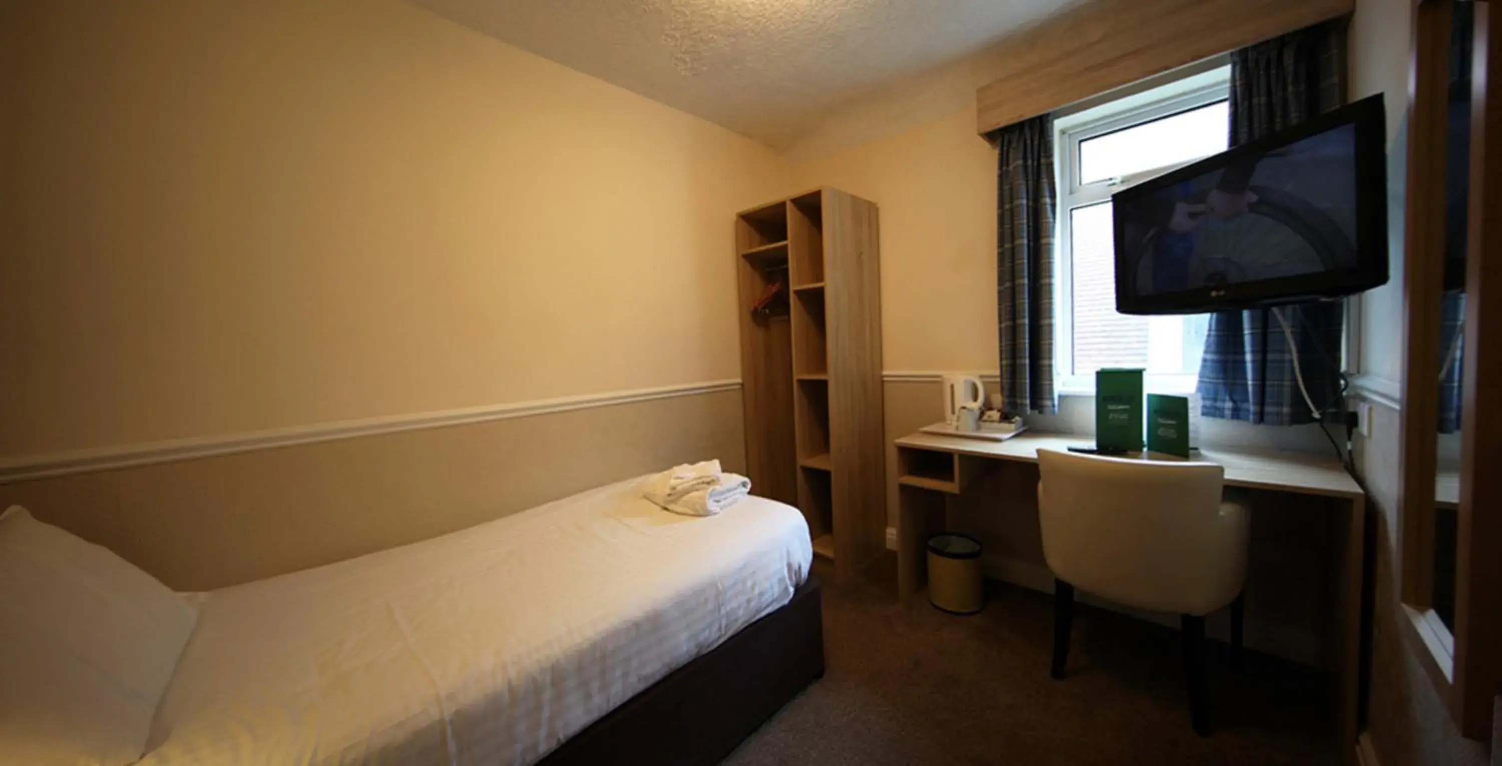 Small Single Room in North Shore Hotel Small Single Room in North Shore Hotel