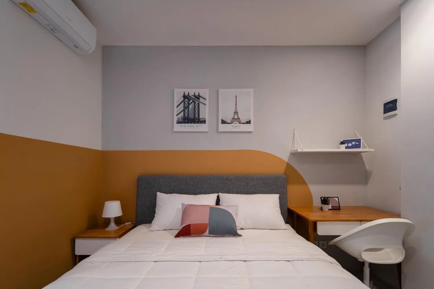 Bedroom, Bed in Cove Urbanier