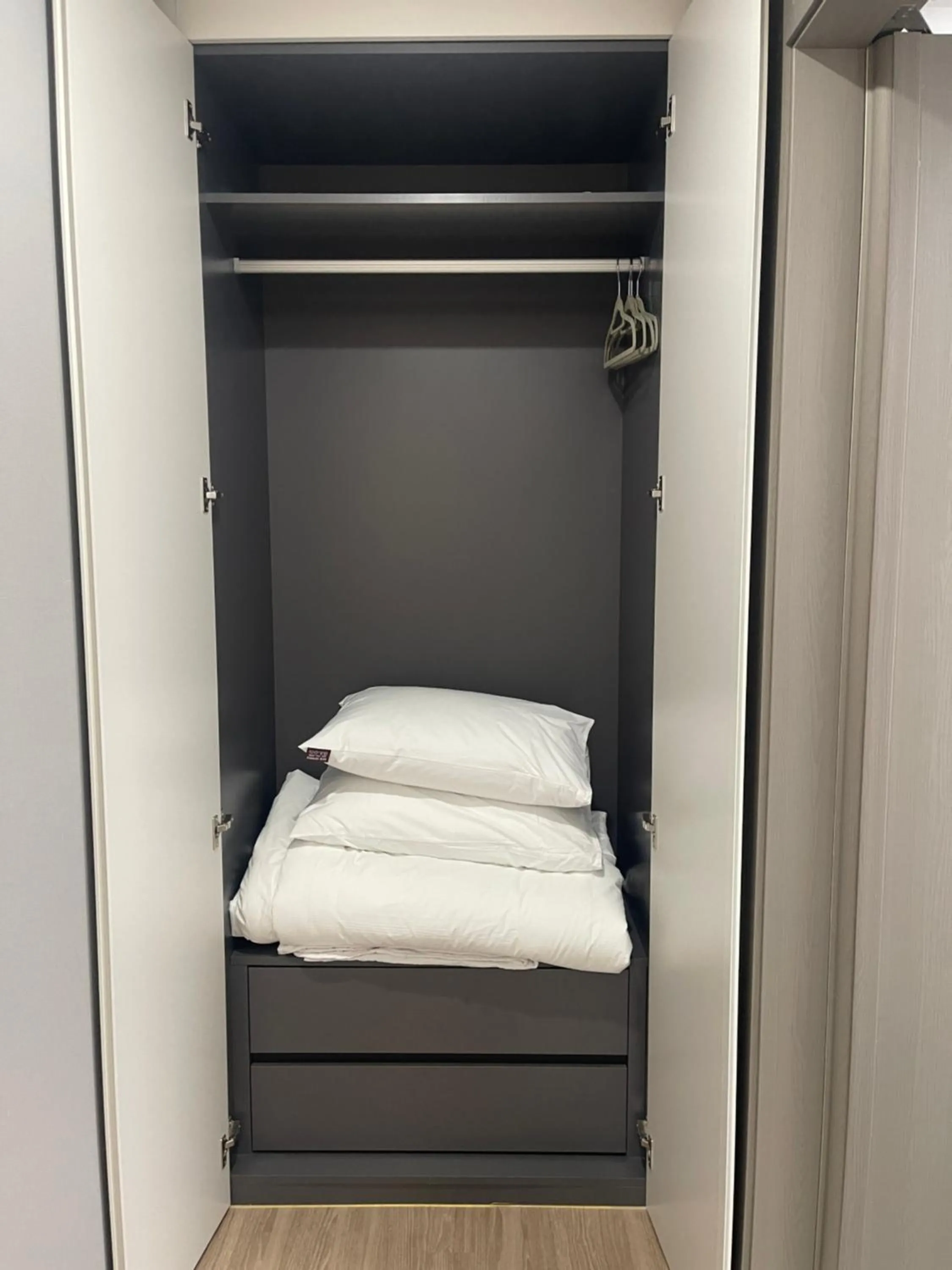 wardrobe, Bed in INN-The City MyeongDong