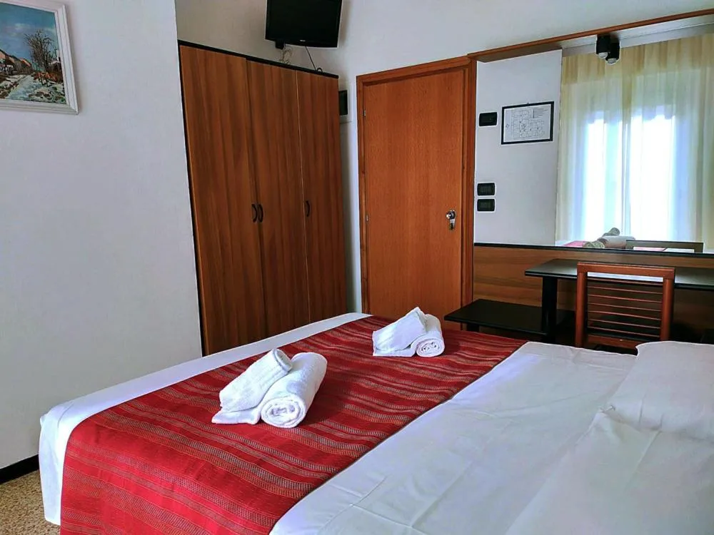 Bedroom, Bed in Ben Hur Rimini