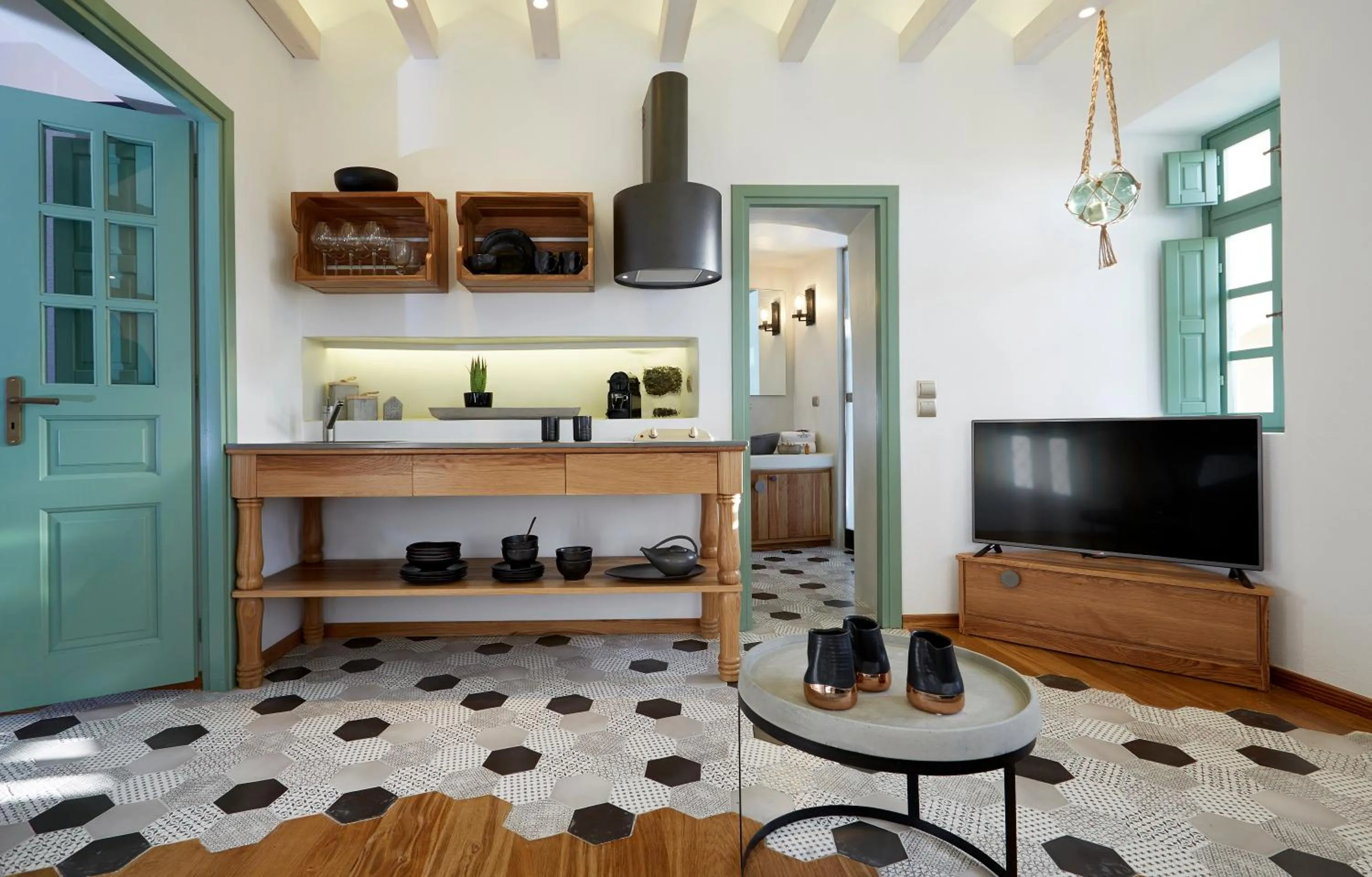 TV and multimedia in Yellow Orchid Cycladic House