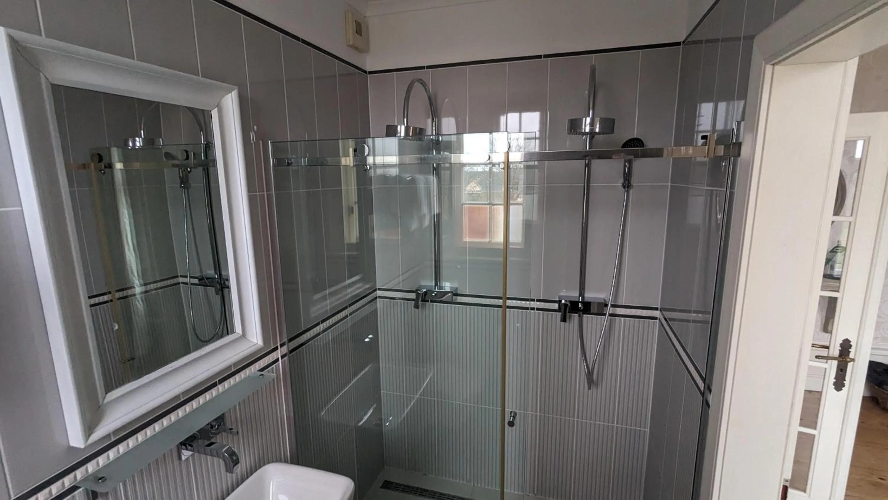 Bathroom in Schloss Krugsdorf Golf & Hotel