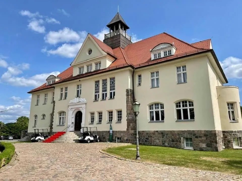 Property building in Schloss Krugsdorf Golf & Hotel