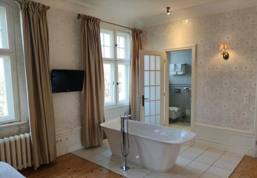 Bathroom in Schloss Krugsdorf Golf & Hotel