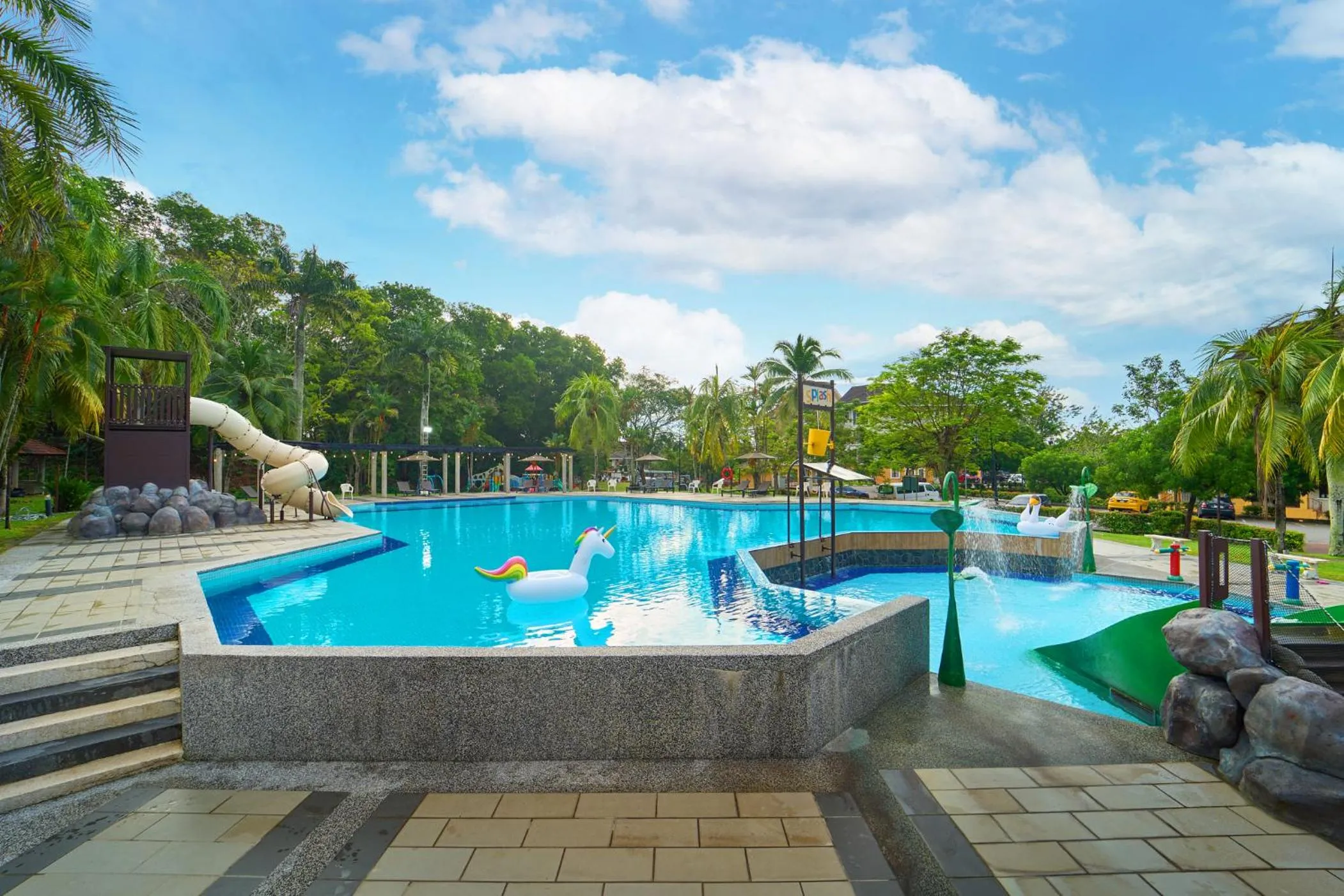 Swimming pool in SGI Vacation Club Villa @ Damai Laut Holiday Resort