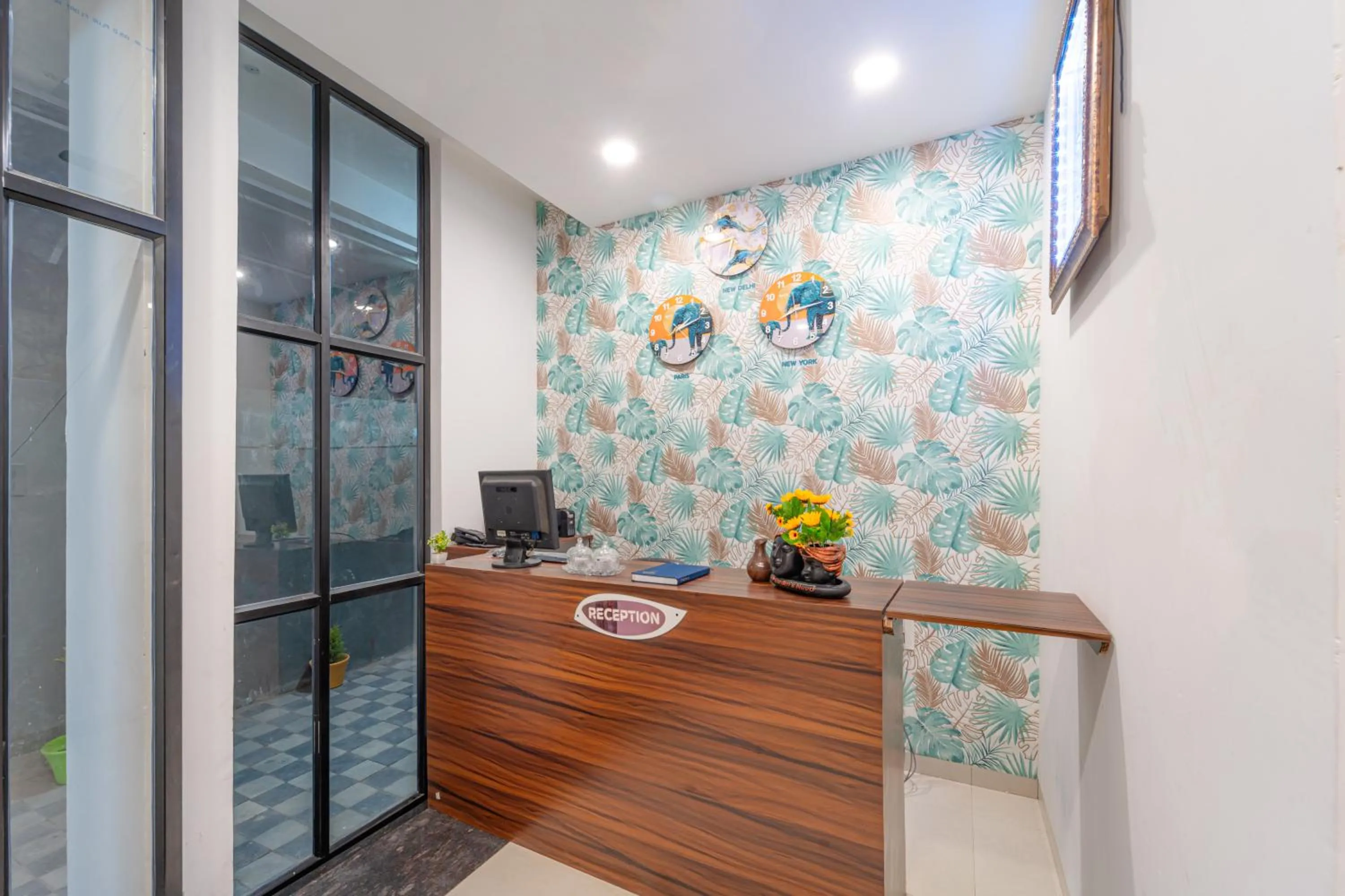 Lobby or reception in Treebo Pure Earth Stay, Vijay Nagar