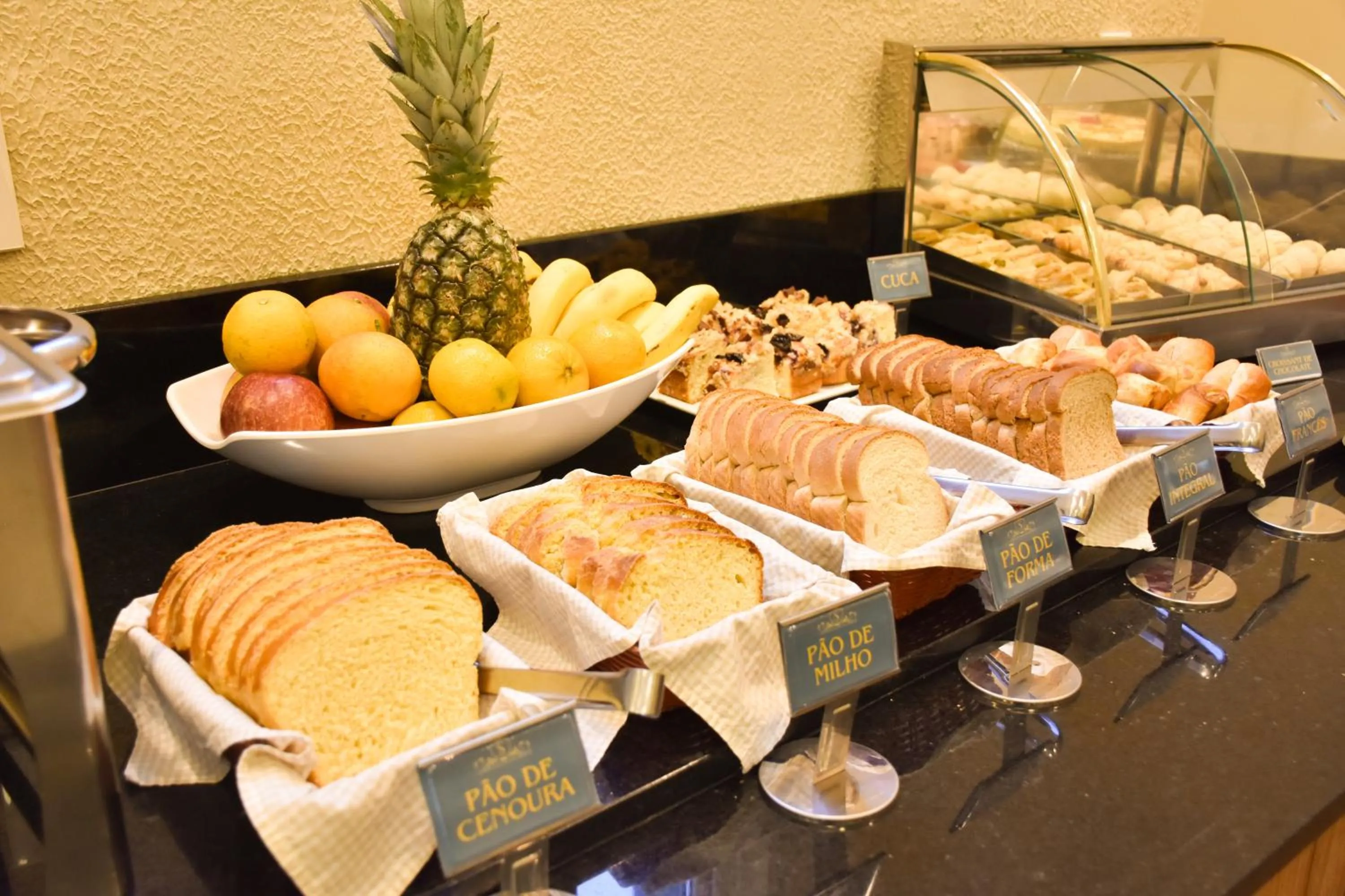 Breakfast in Pousada Stillo Gramado Via Serena