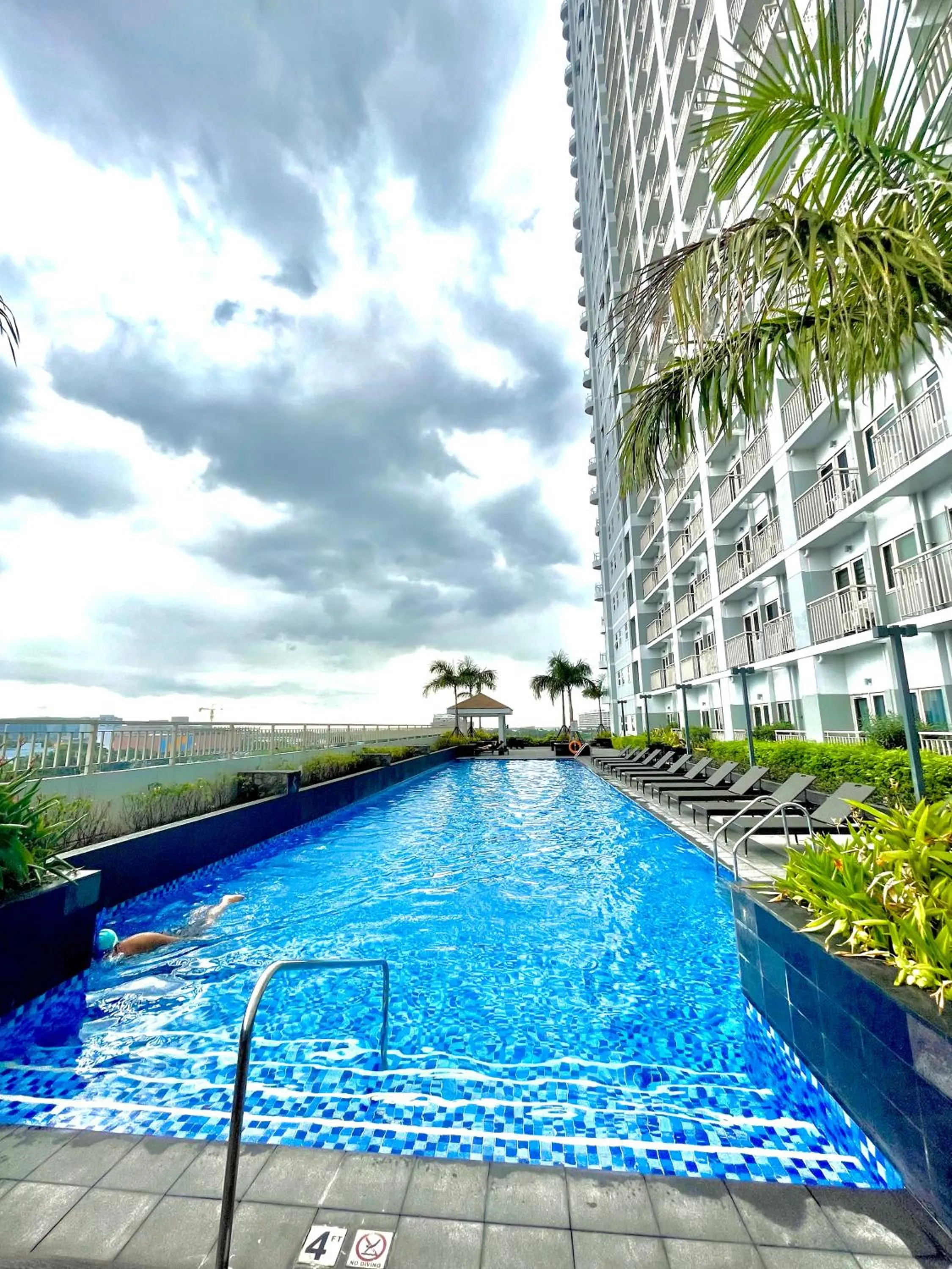 Day in SMDC Coast Residences