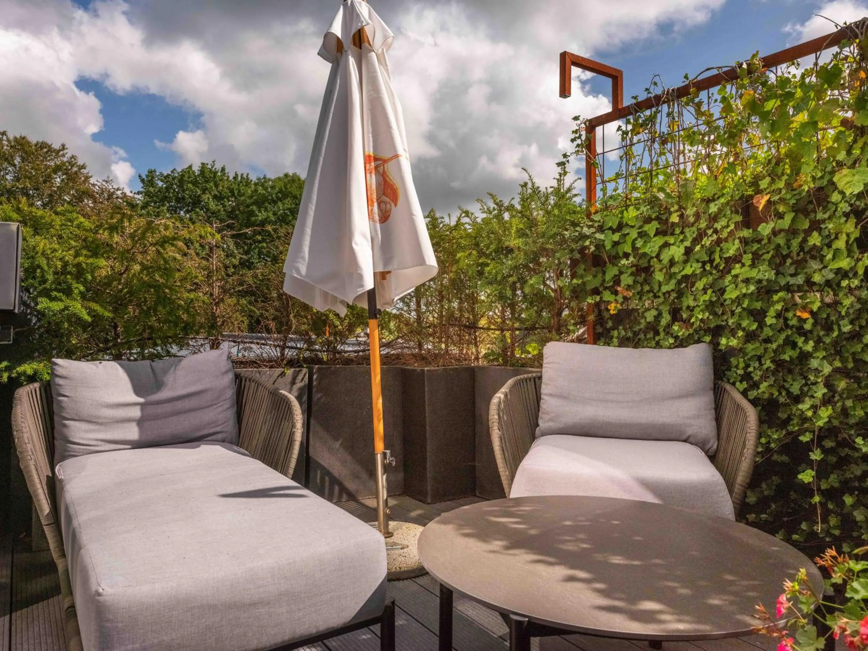 Balcony/Terrace in Restaurant Hotel Merlet