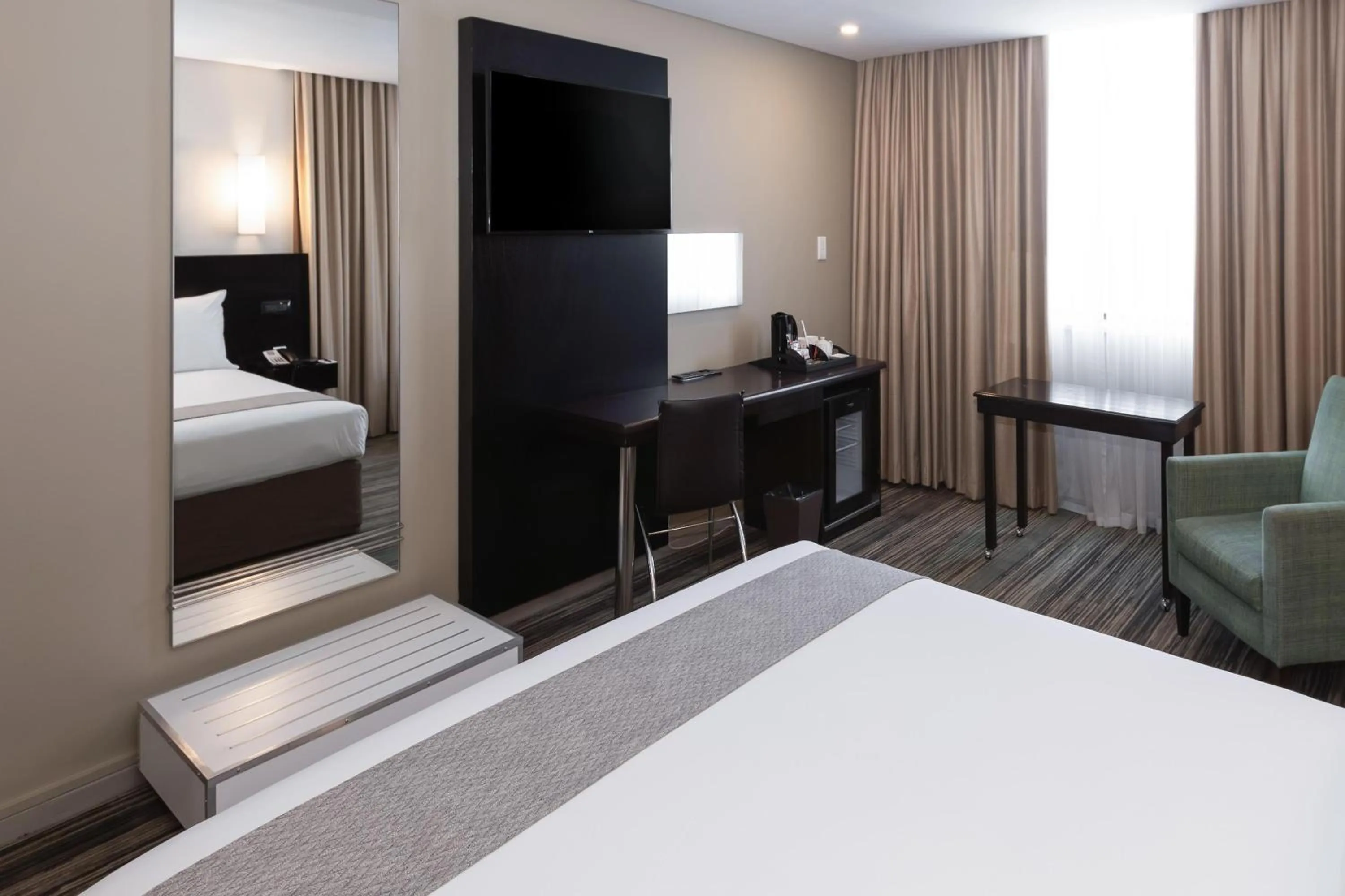 Bed in Garden Court Kings Beach