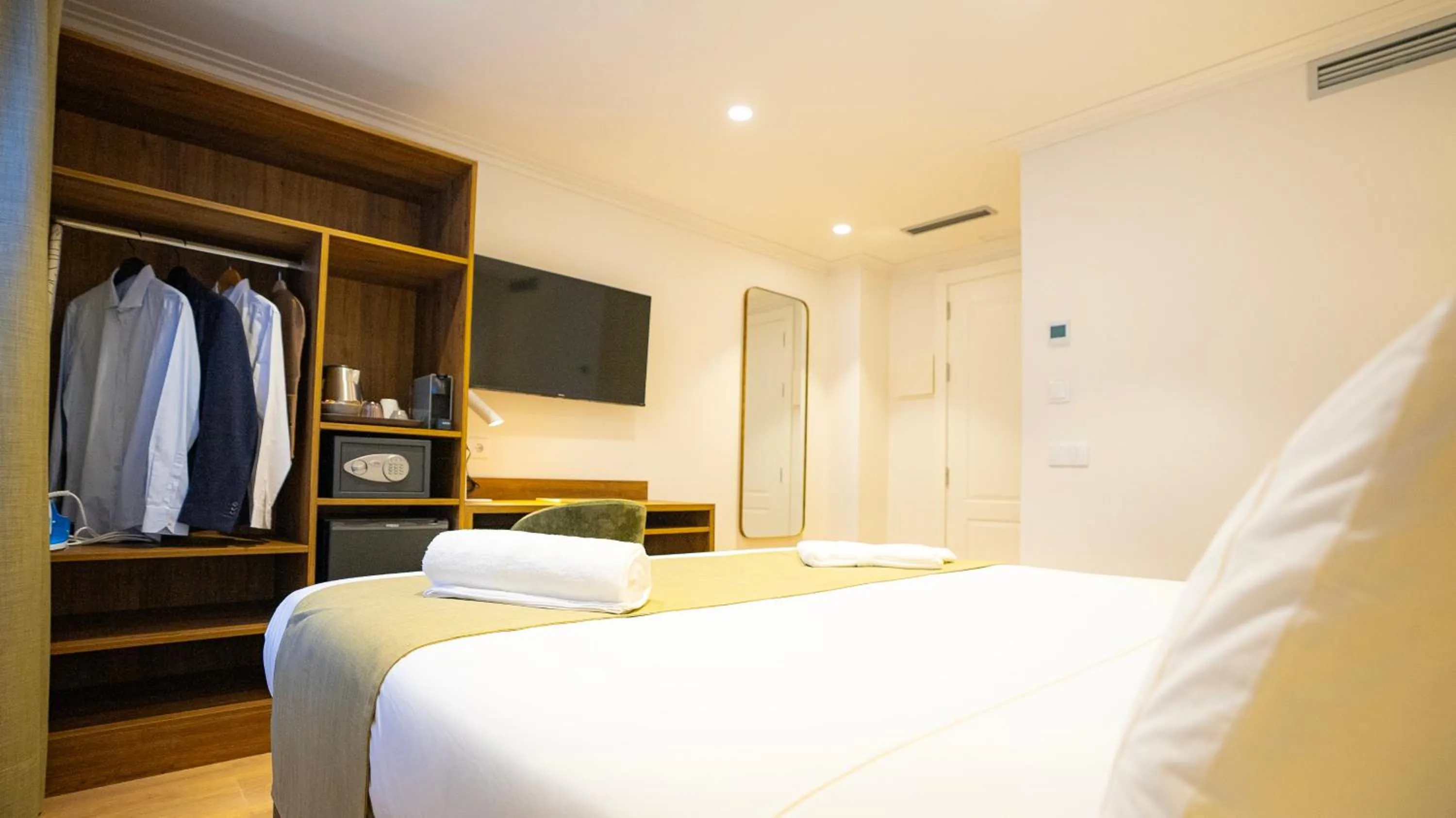 Photo of the whole room, Bed in Casa Pince