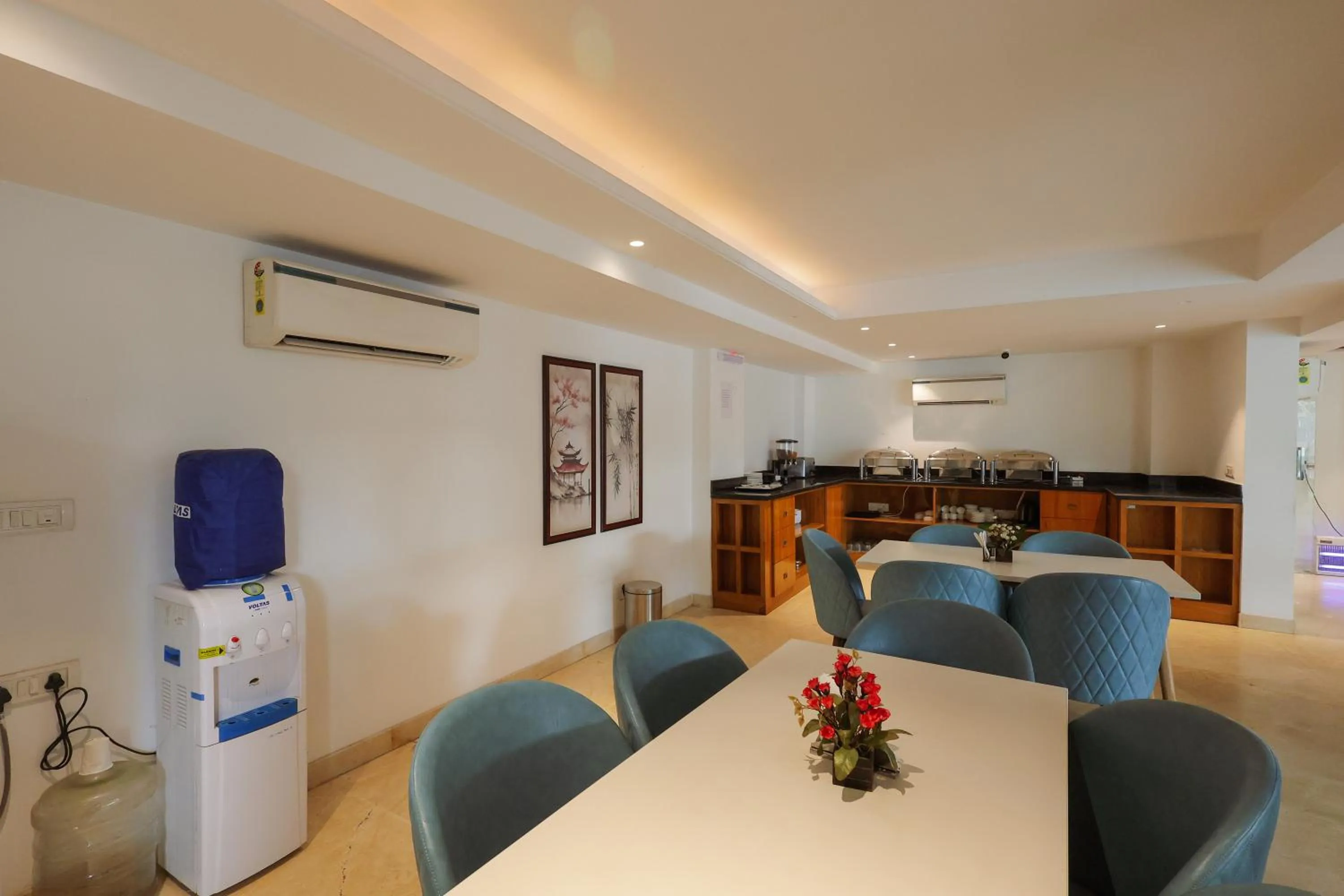 Restaurant/places to eat in Nikko Premier - Near Medanta Hospital