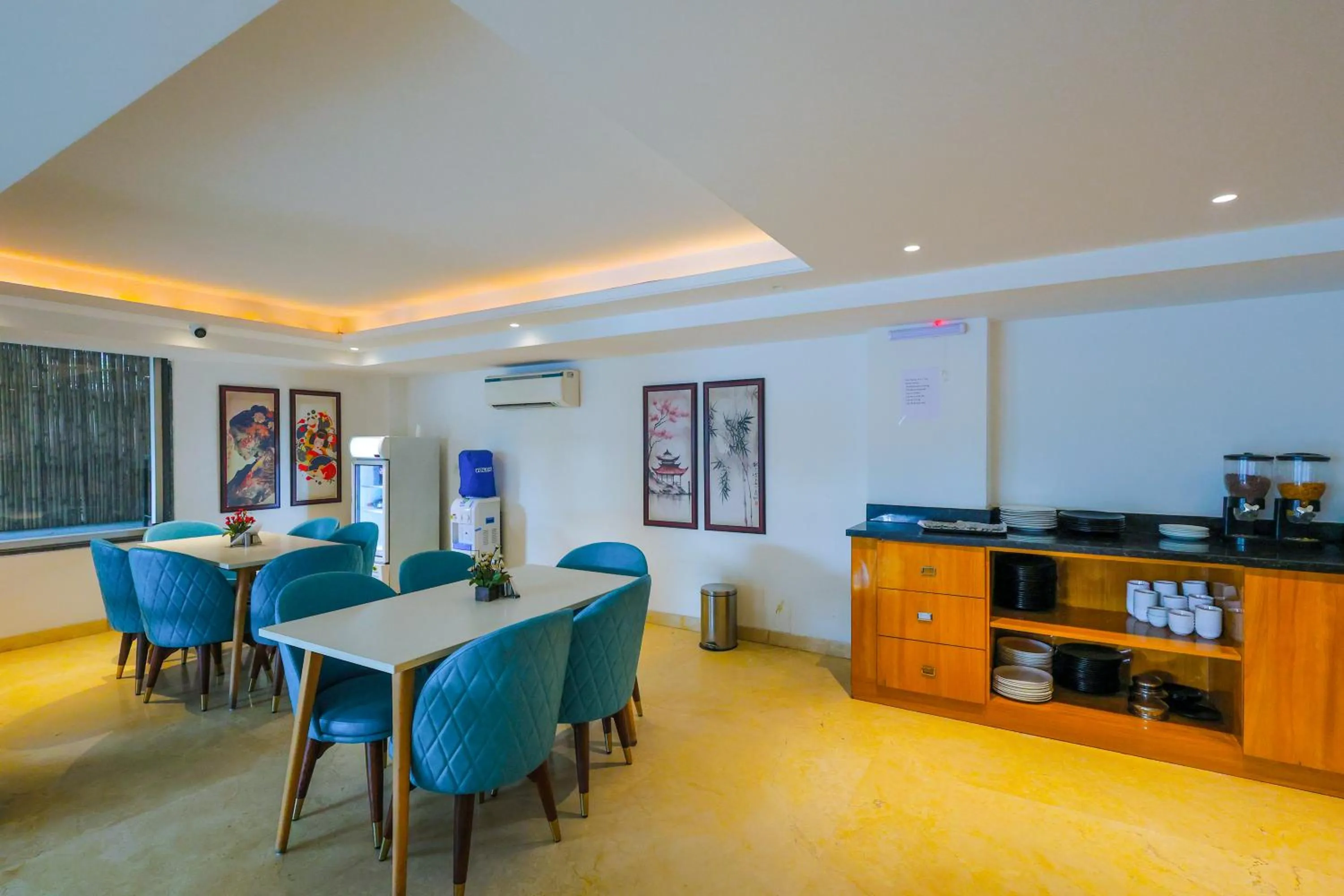 Restaurant/places to eat in Nikko Premier - Near Medanta Hospital