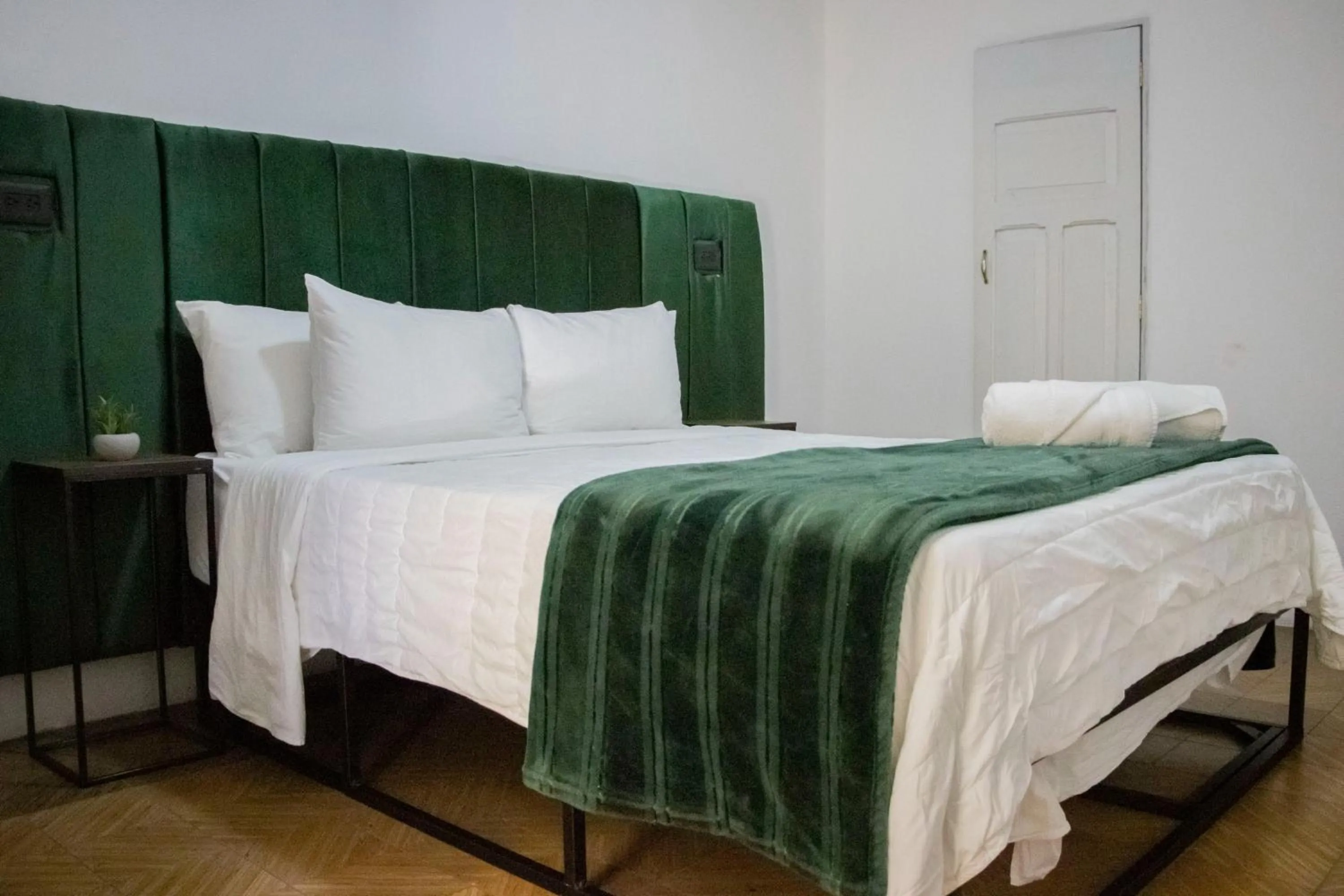 Bedroom, Bed in Collection O Patio Zaragoza