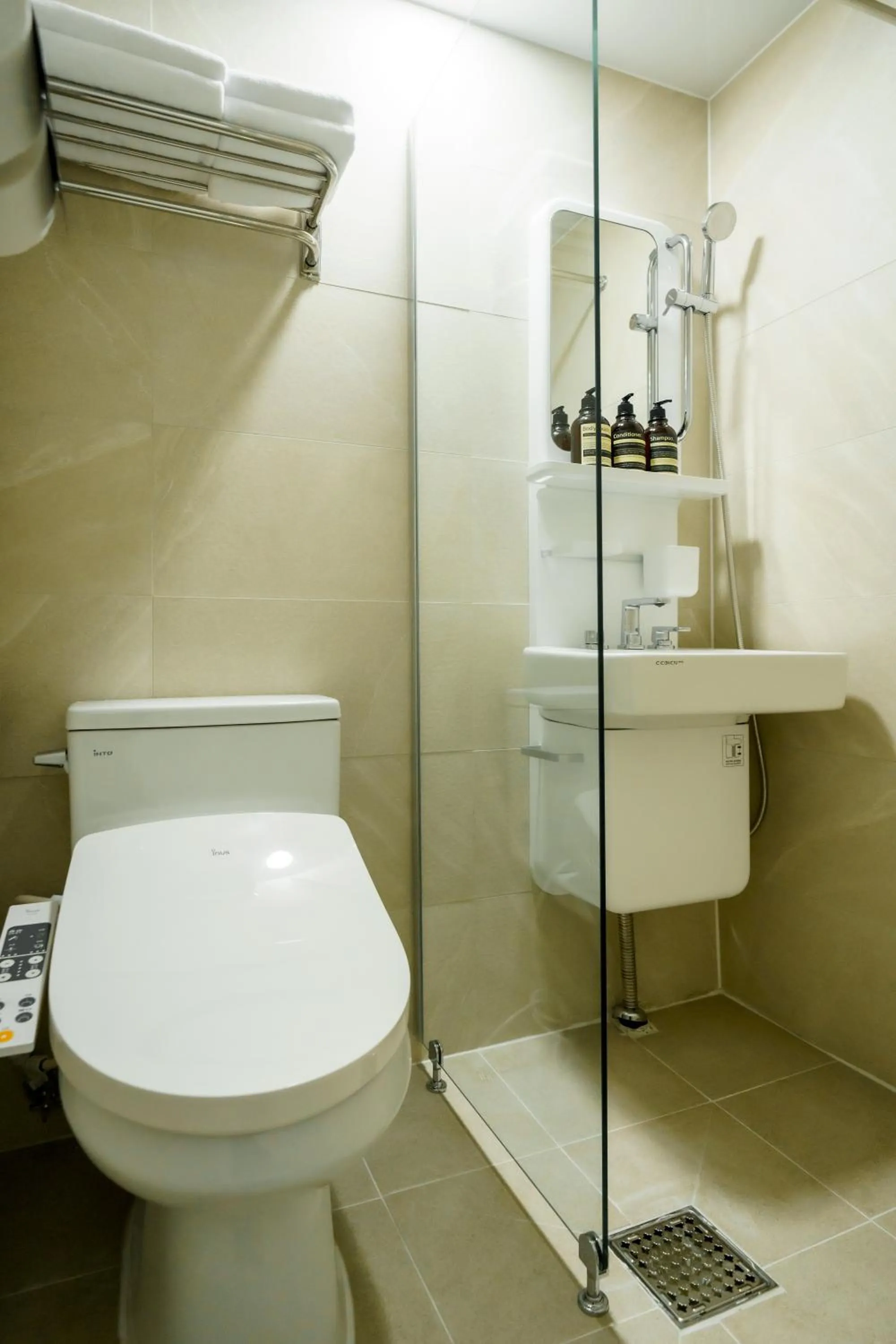 Shower in The Stay Hue Myeongdong