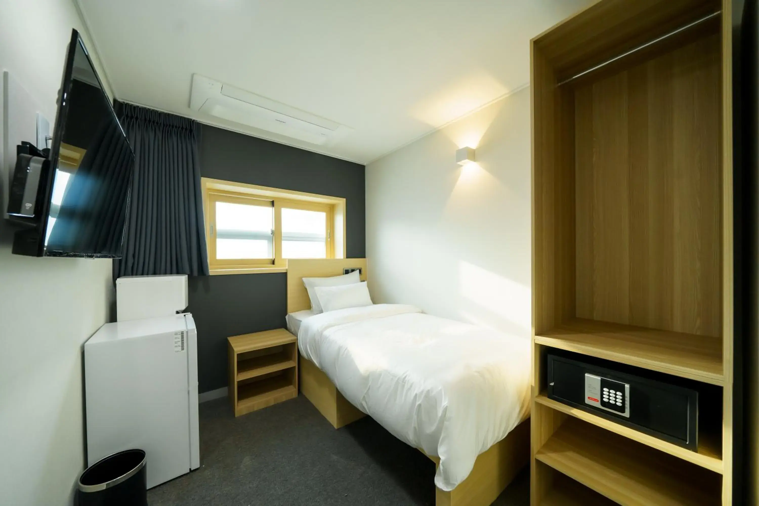 Single Room in The Stay Hue Myeongdong Single Room in The Stay Hue Myeongdong